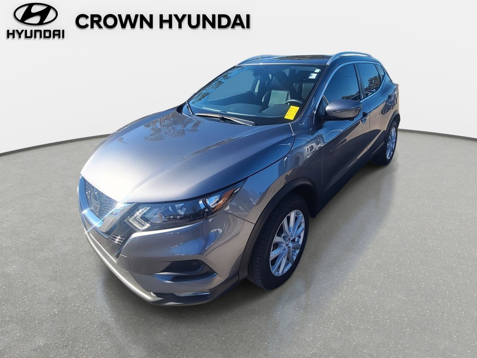 2022 Nissan Rogue Sport SV's photo