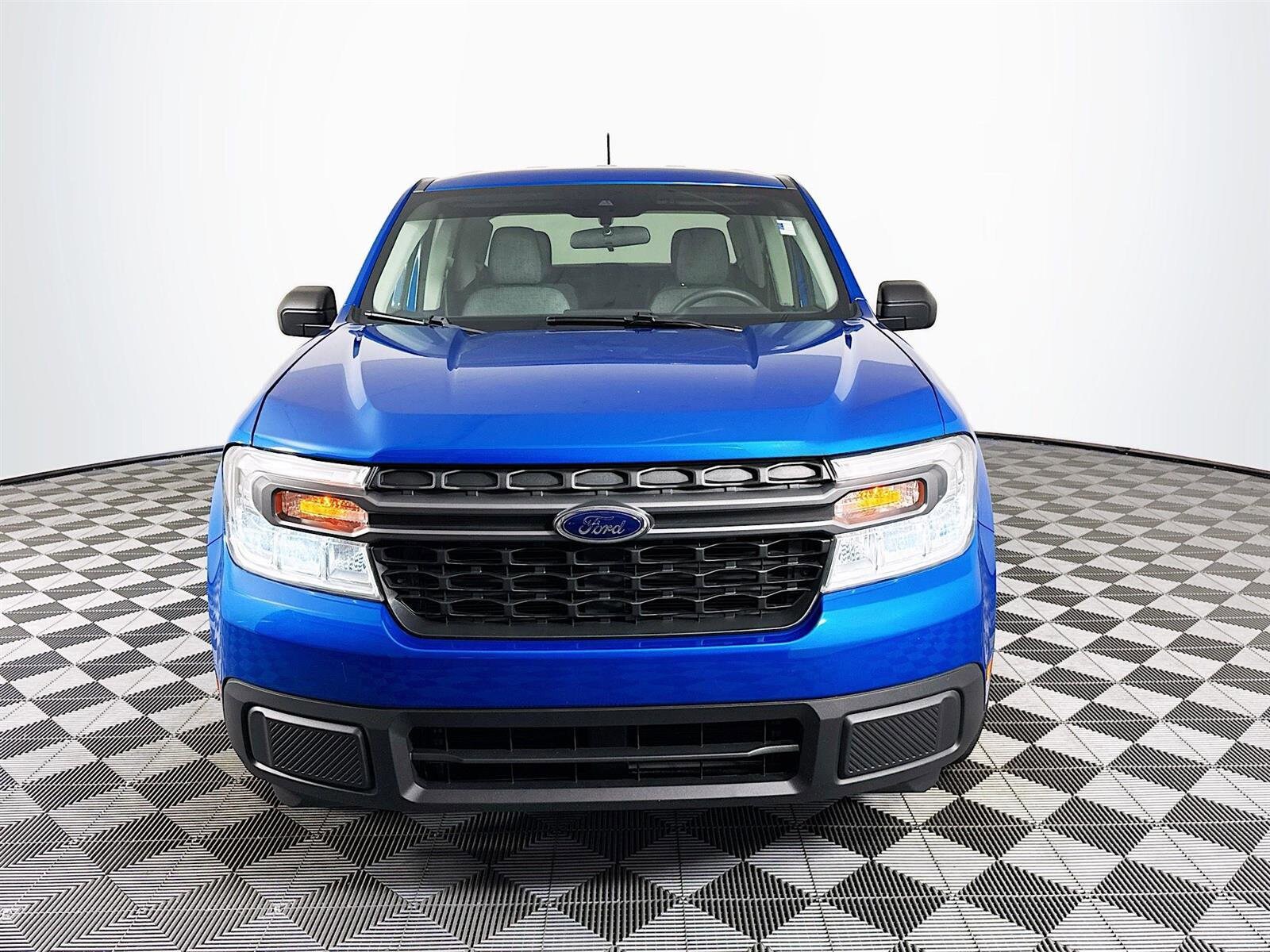 2022 Ford Maverick XLT photo 2