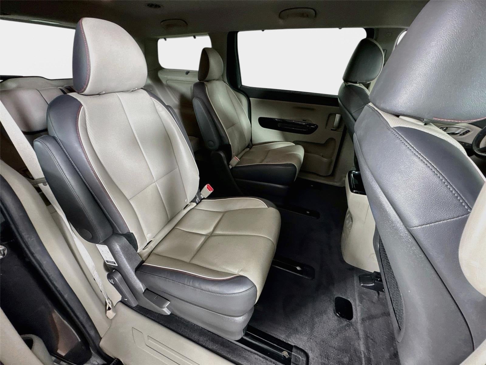 2017 Kia Sedona SX - Photo 30