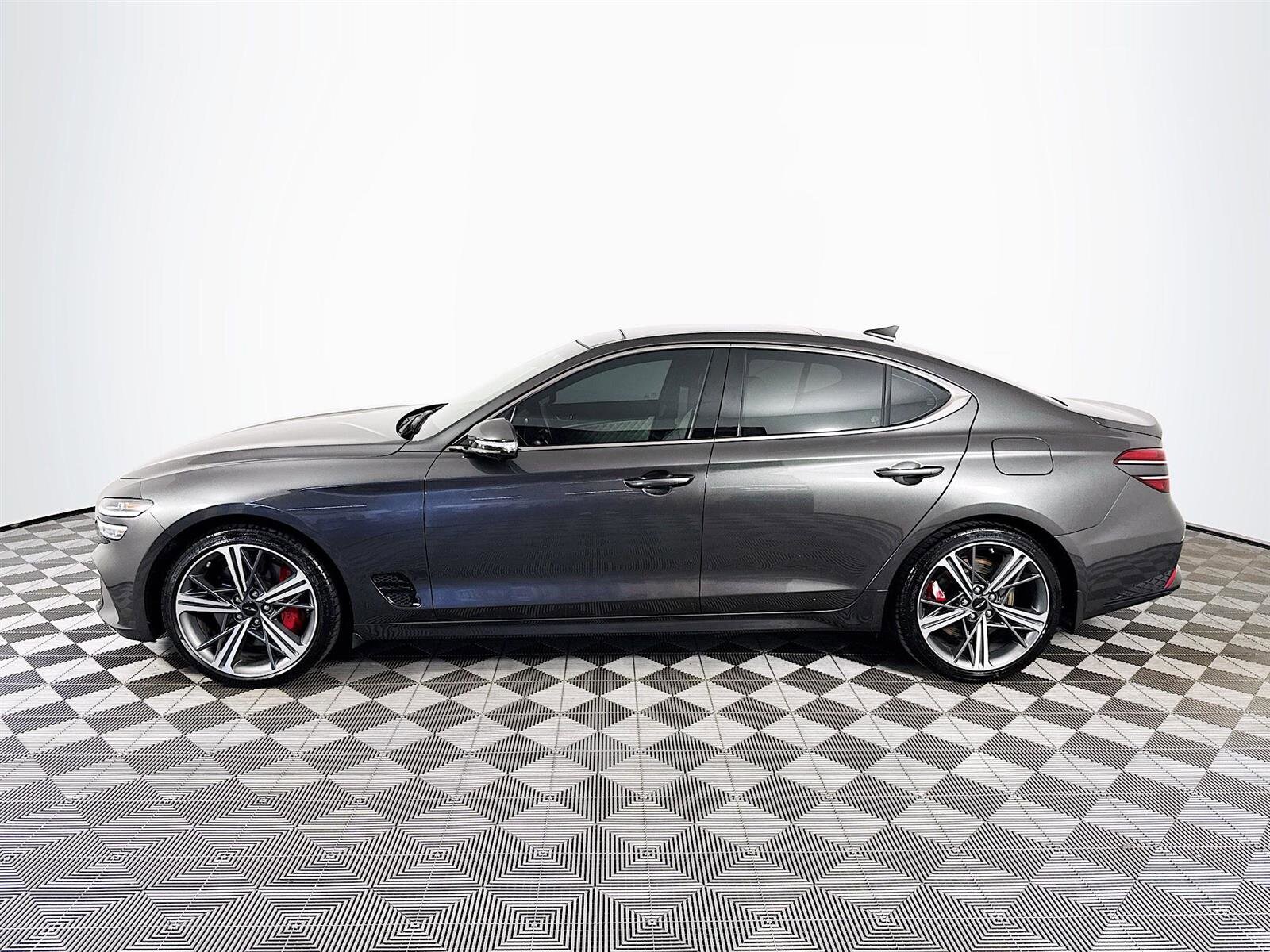 2025 Genesis G70 3.3T Sport Prestige photo 4