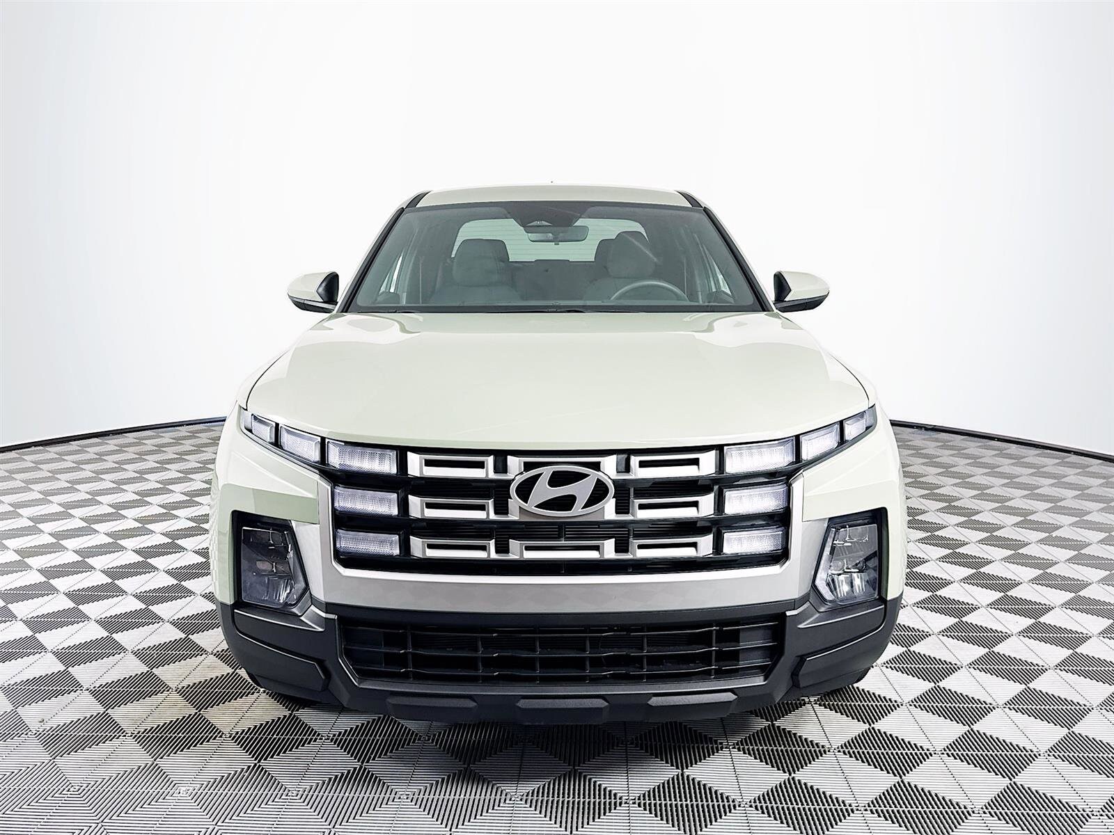 2026 Hyundai Santa Cruz SE photo 2