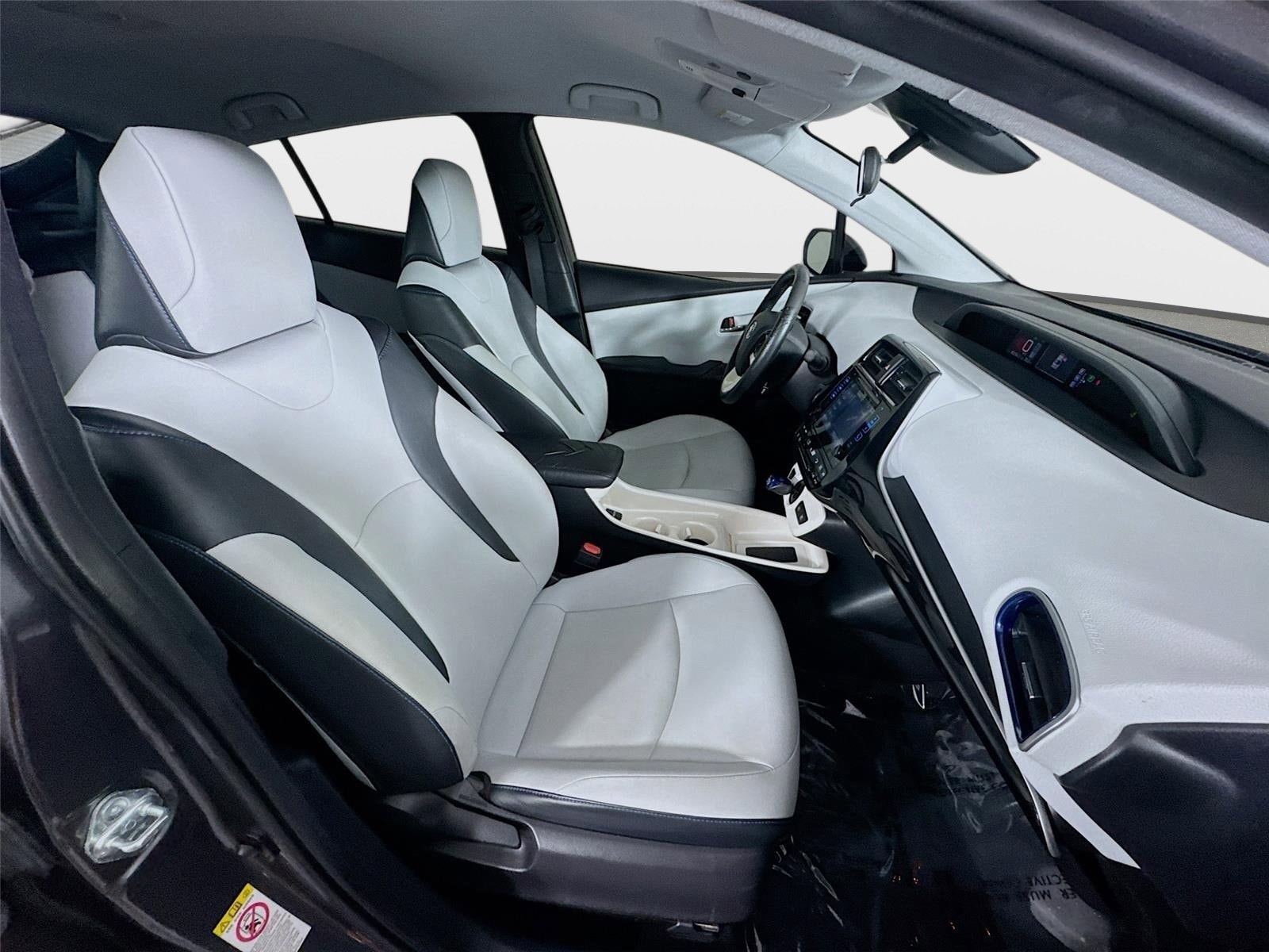 2017 Toyota Prius Three - Photo 26
