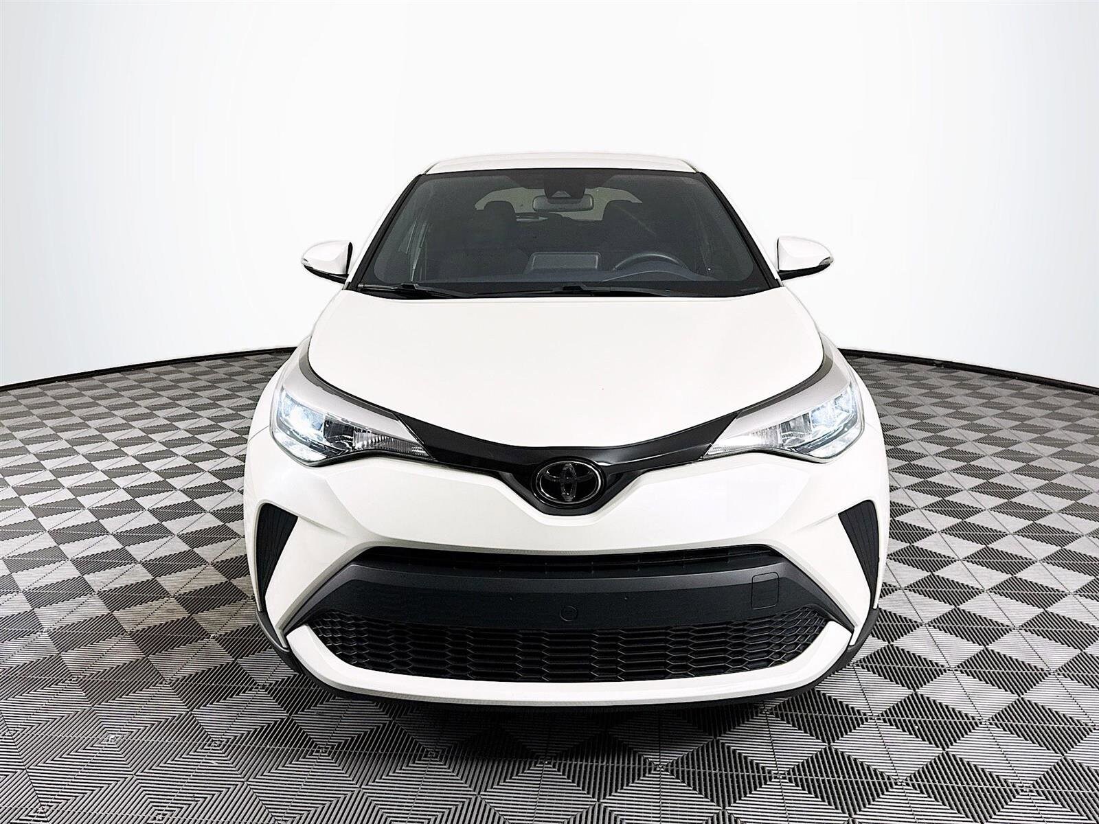 2021 Toyota C-HR LE photo 2