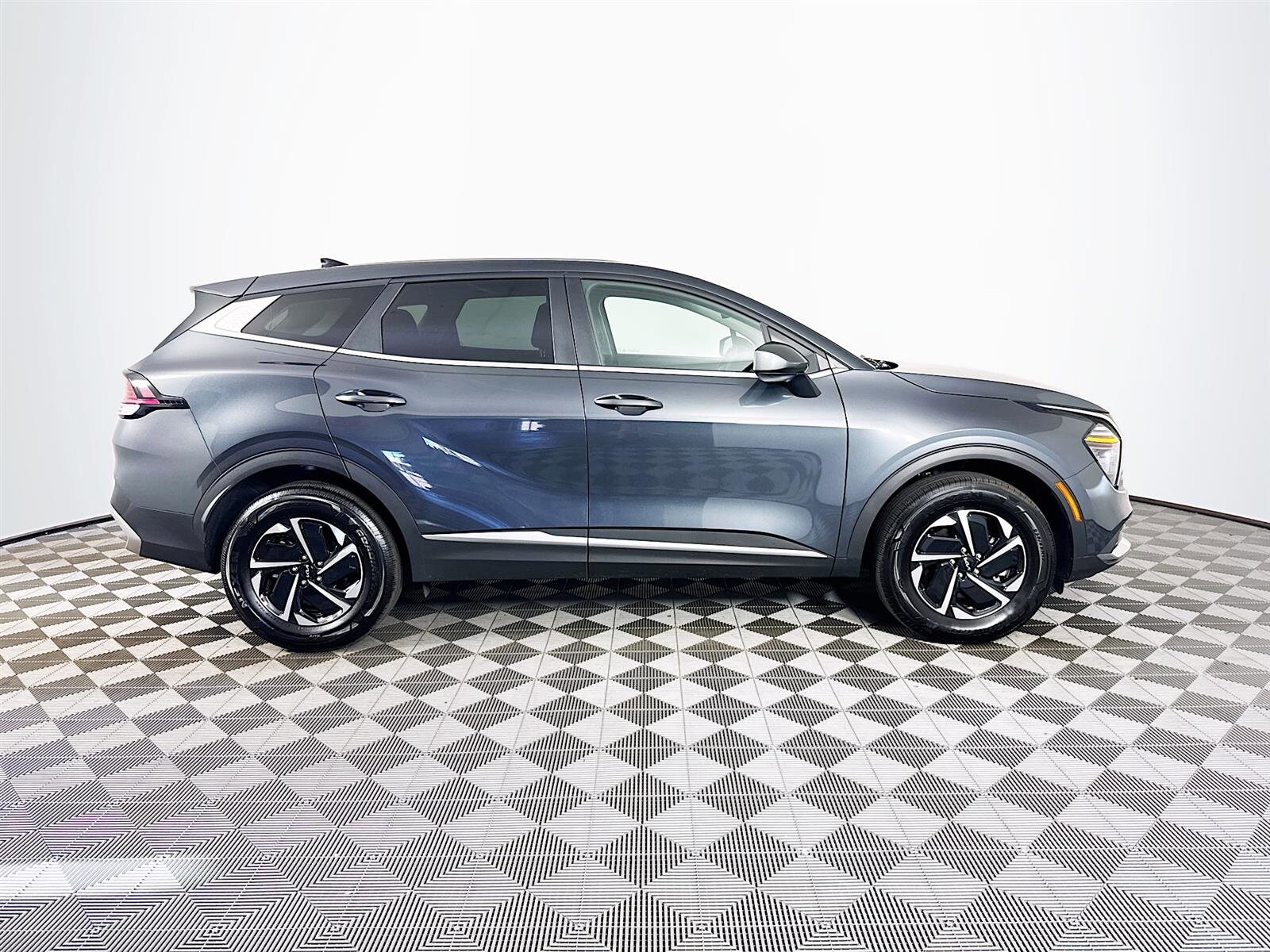 2024 Kia Sportage Hybrid LX photo 4