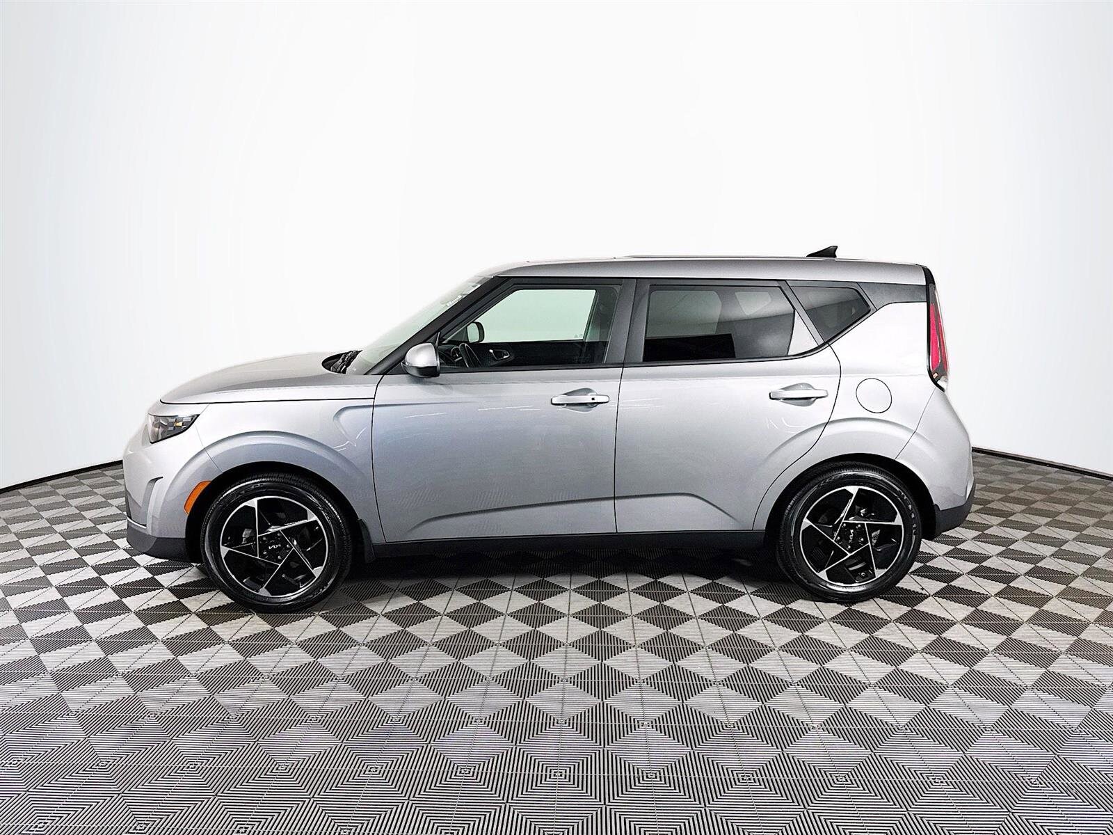 2023 Kia Soul EX photo 4