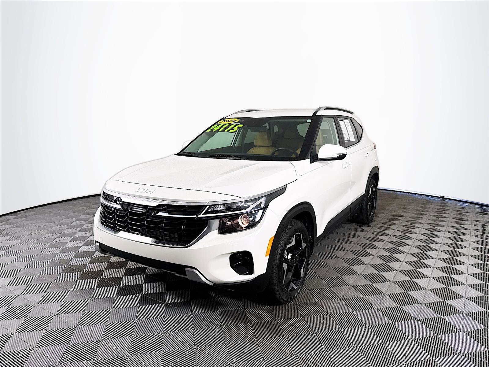 2024 Kia Seltos EX photo 3