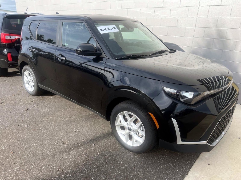 Certified 2025 Kia Soul LX Hatchback