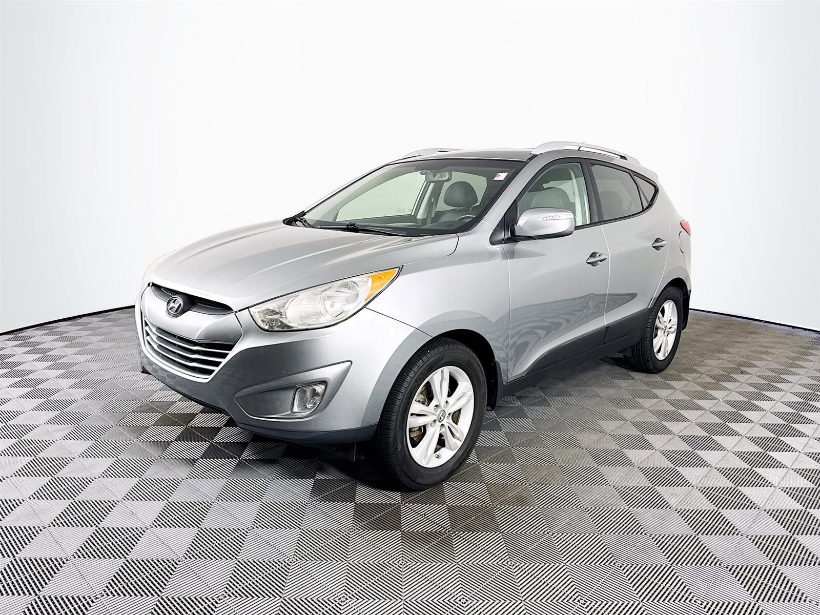 2013 Hyundai Tucson GLS photo 2