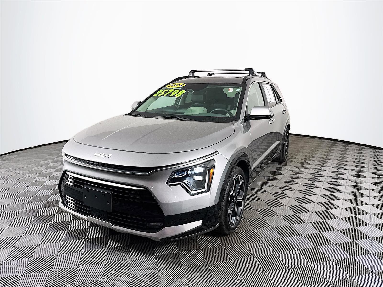 2024 Kia Niro SX Touring photo 3