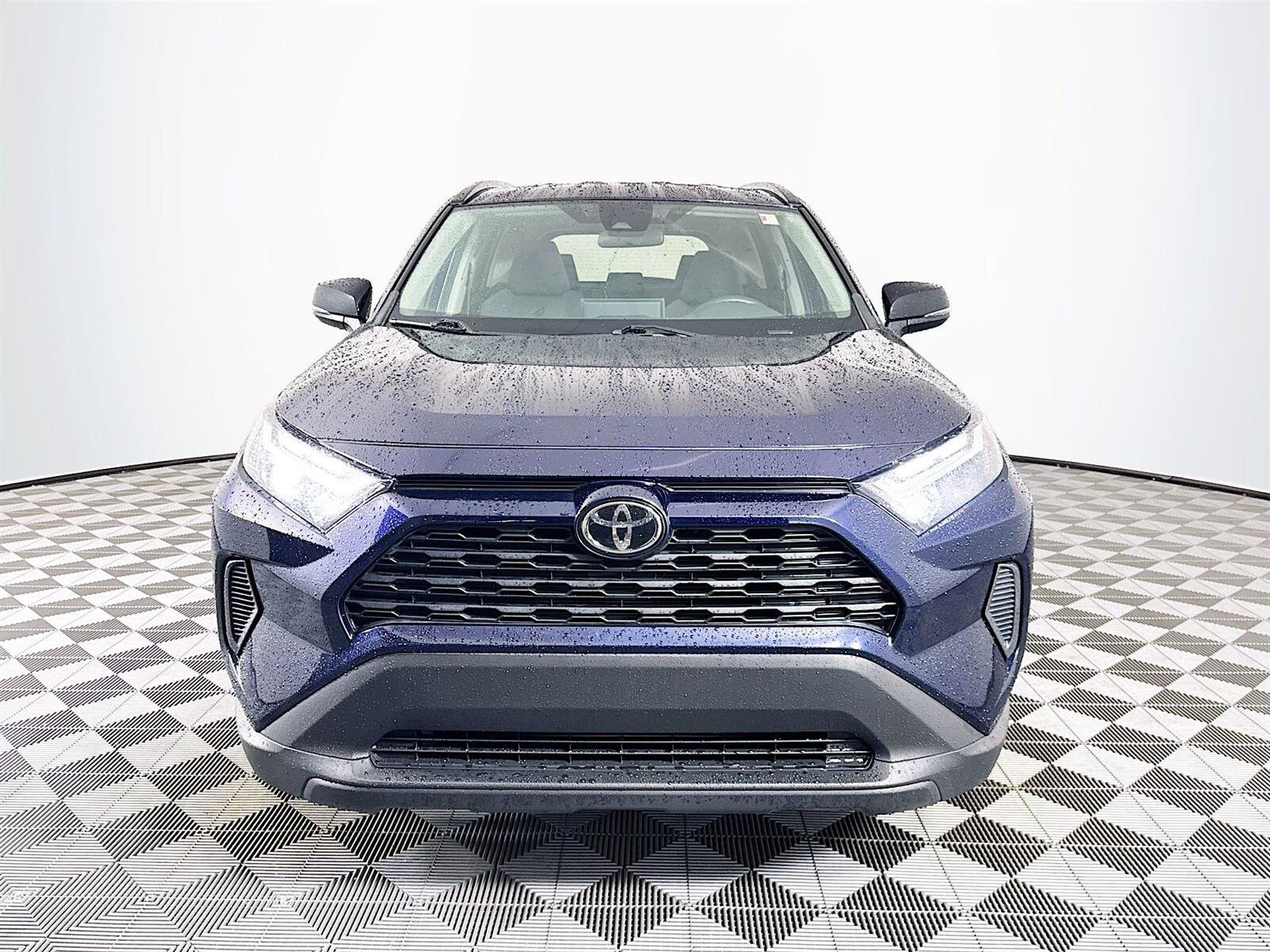 2023 Toyota RAV4 XLE photo 2