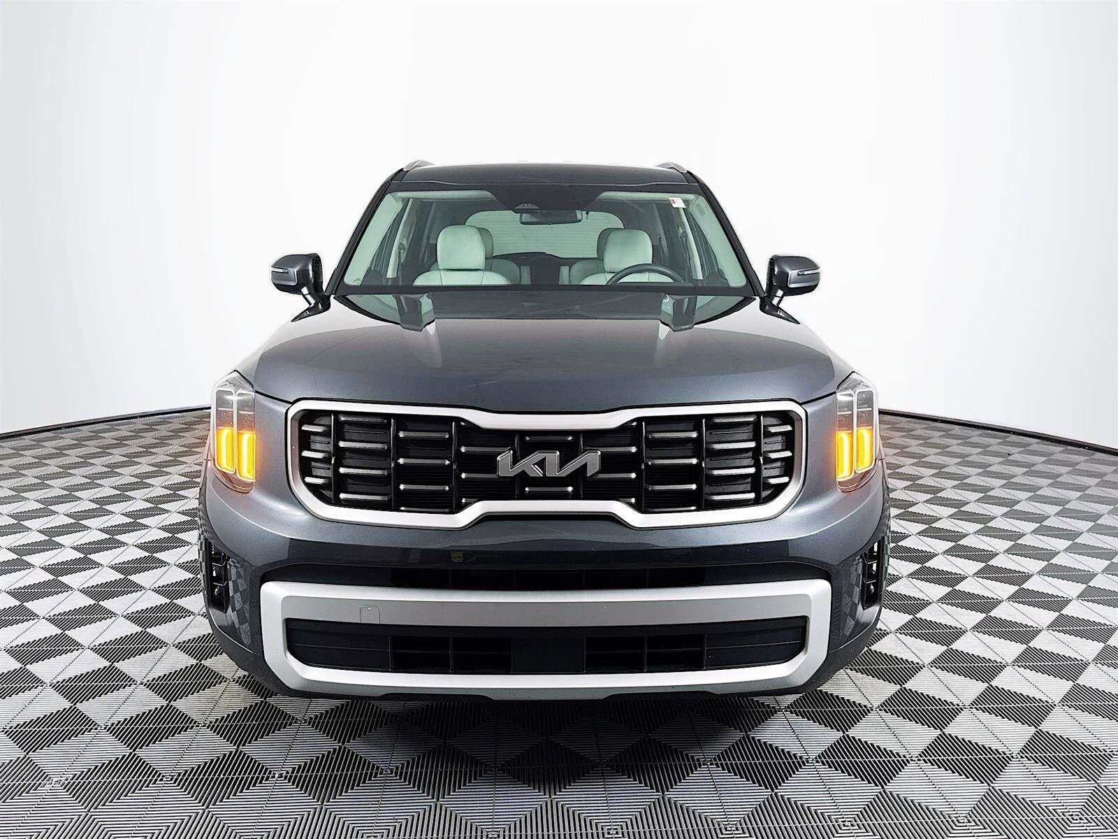 2024 Kia Telluride S photo 2