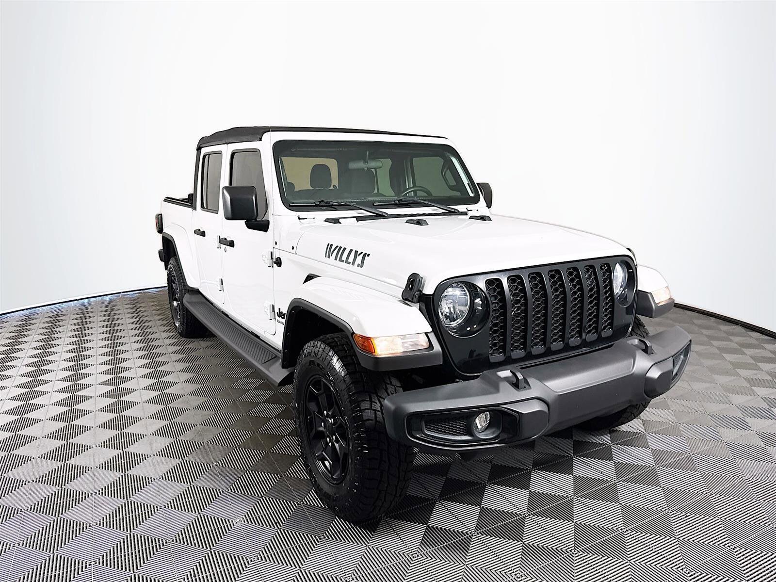 2021 Jeep Gladiator Willys photo 3