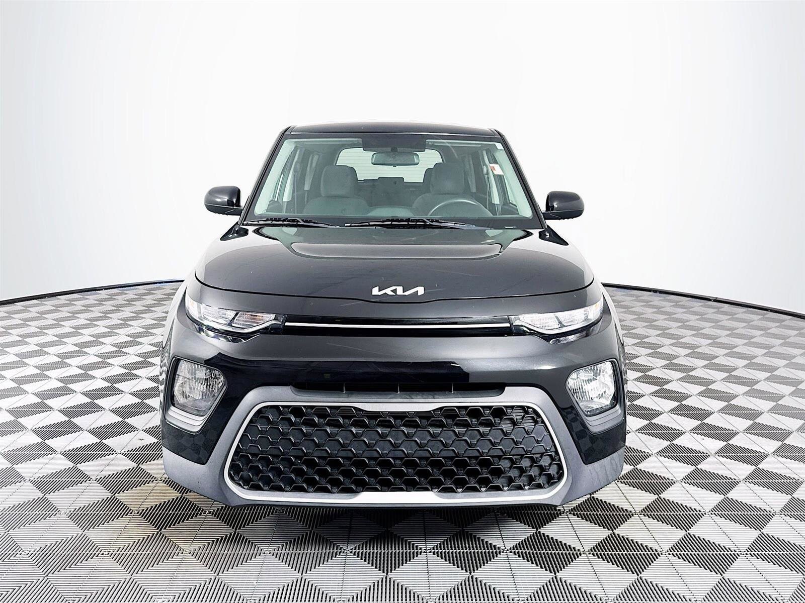 2022 Kia Soul LX photo 2