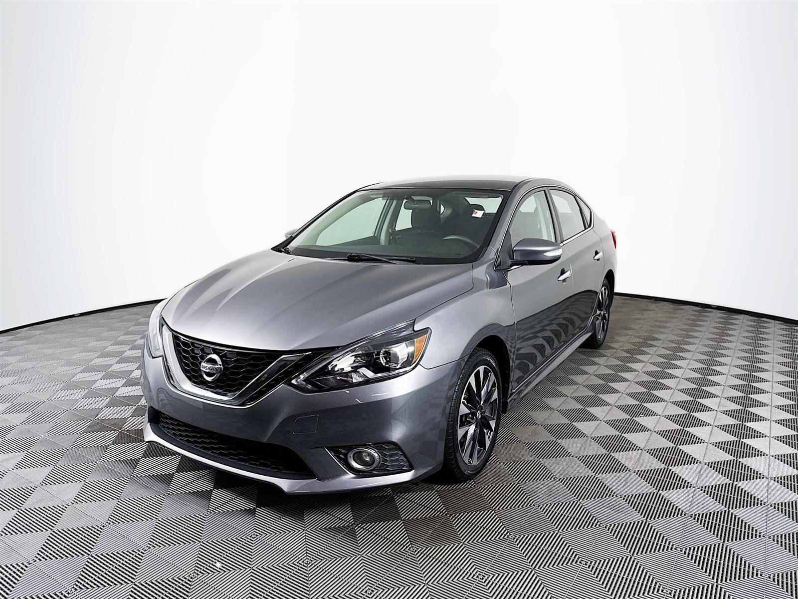 2017 Nissan Sentra SR photo 2