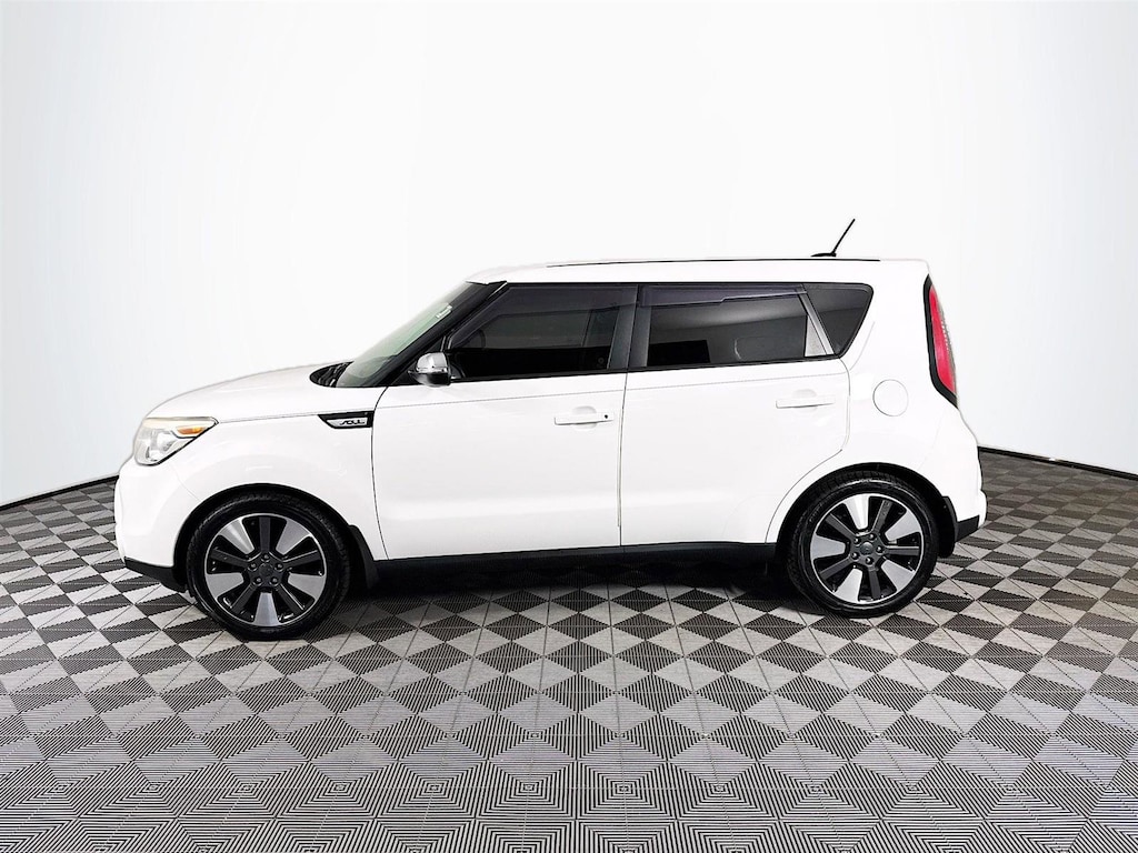 Used 2015 Kia Soul ! Hatchback