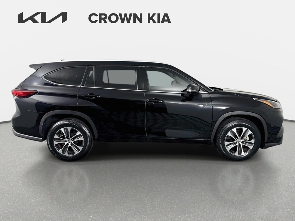 Used 2022 Toyota Highlander XLE SUV