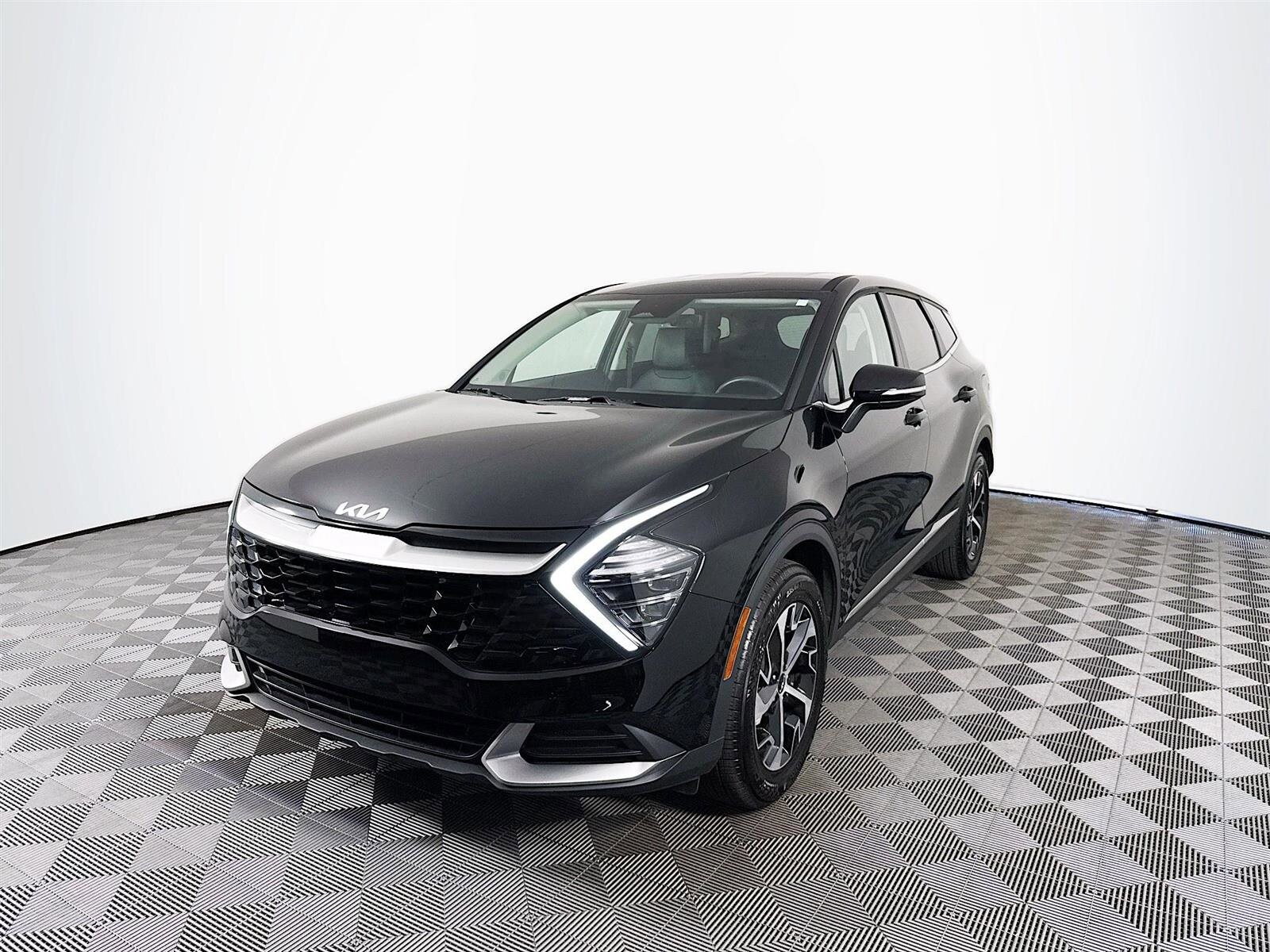 2025 Kia Sportage EX photo 3
