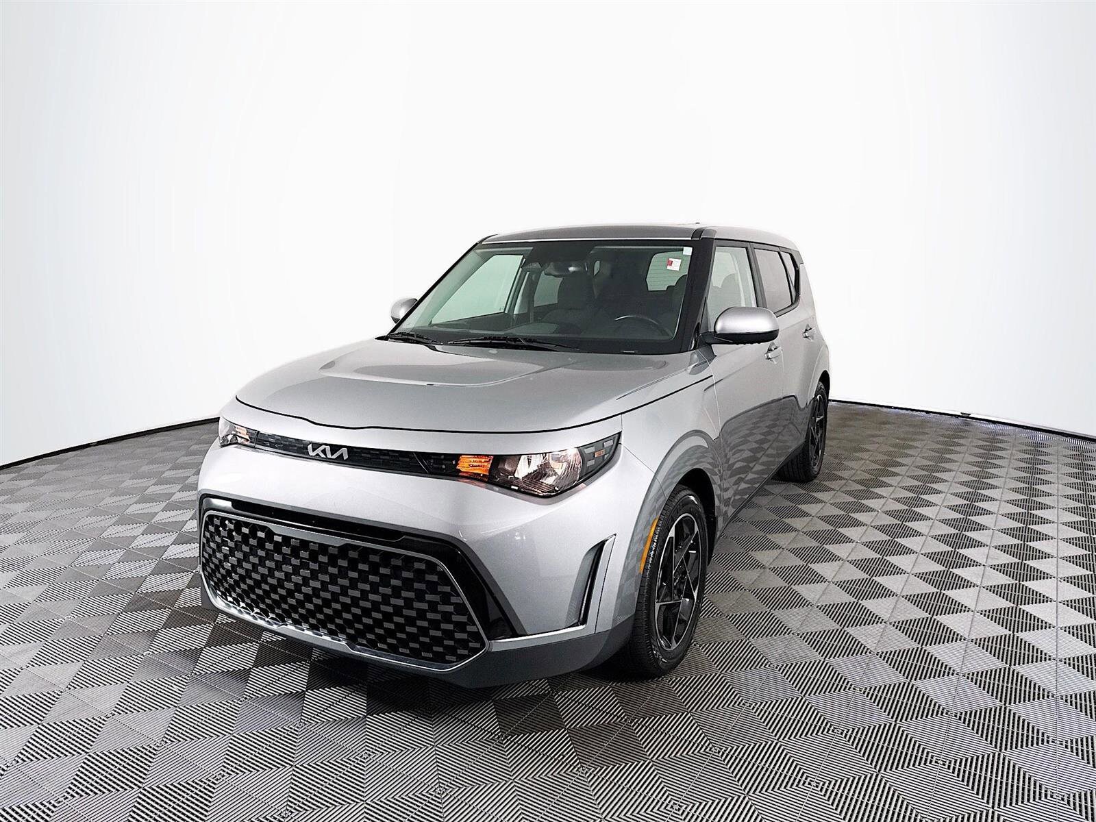2023 Kia Soul EX photo 3