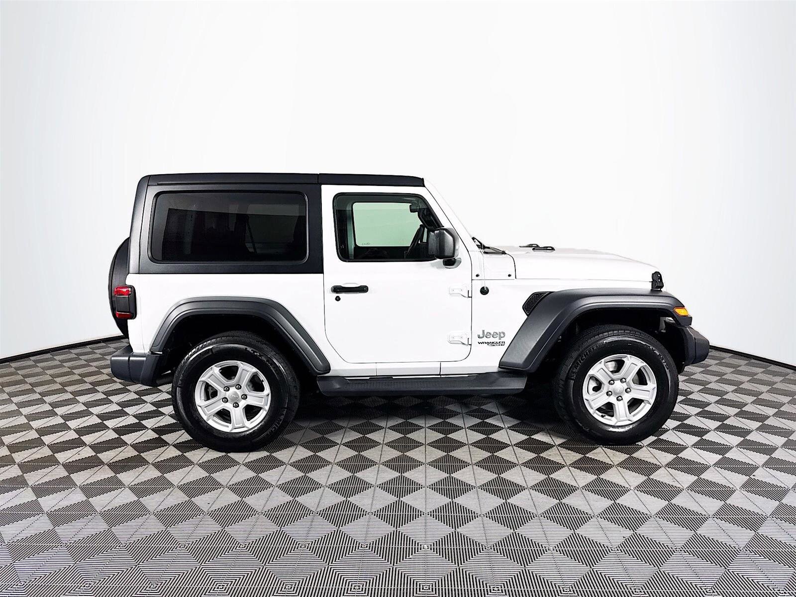 2020 Jeep Wrangler Sport S photo 4