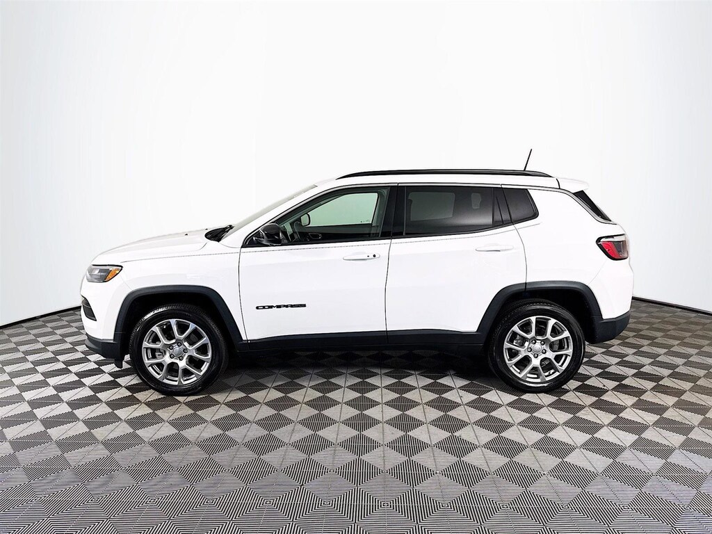 Used 2022 Jeep Compass Latitude Lux SUV