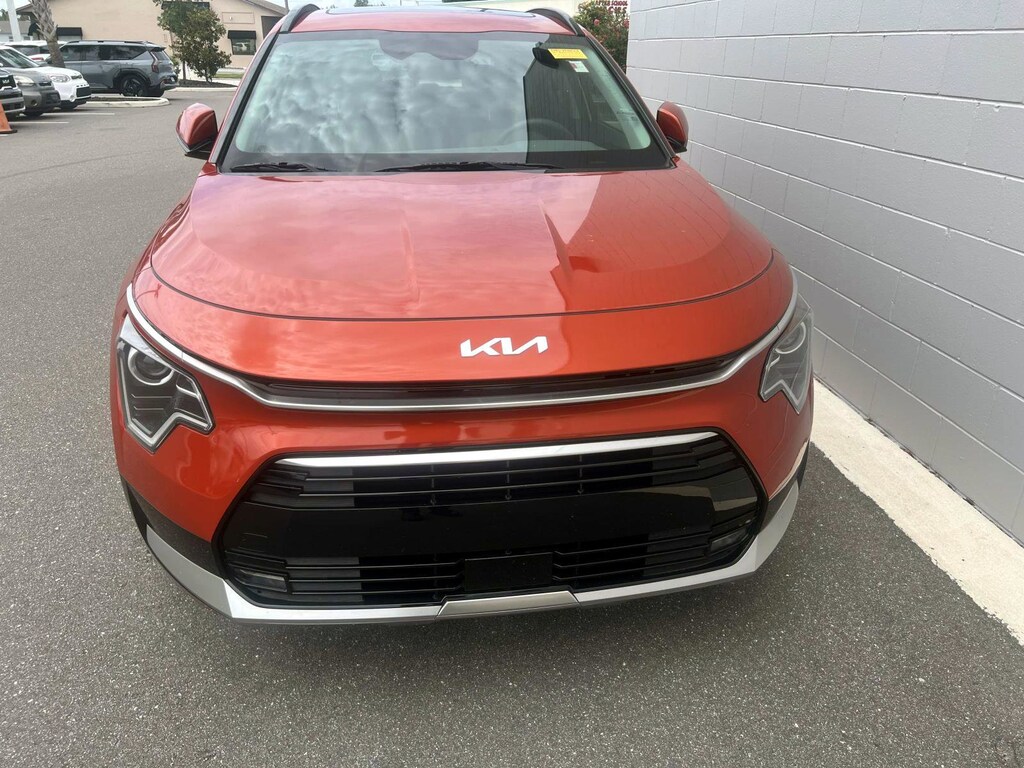 Certified 2023 Kia Niro EX Touring SUV