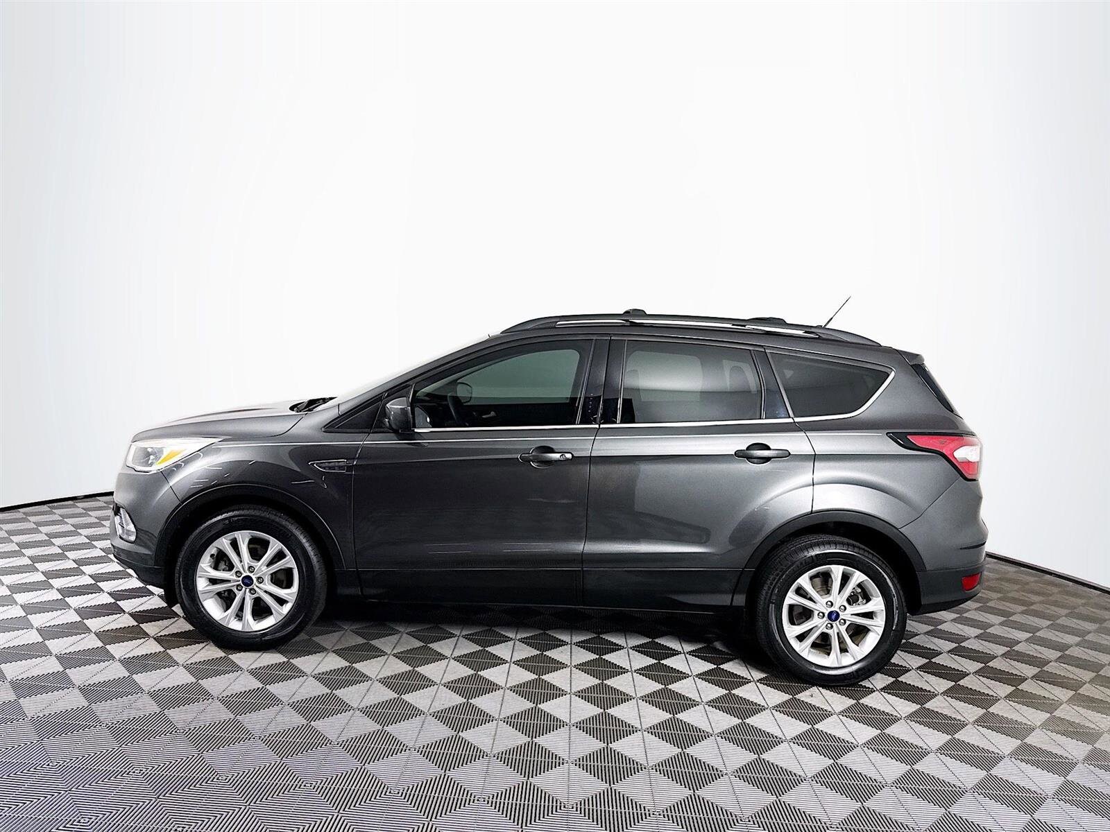 2018 Ford Escape SE photo 4