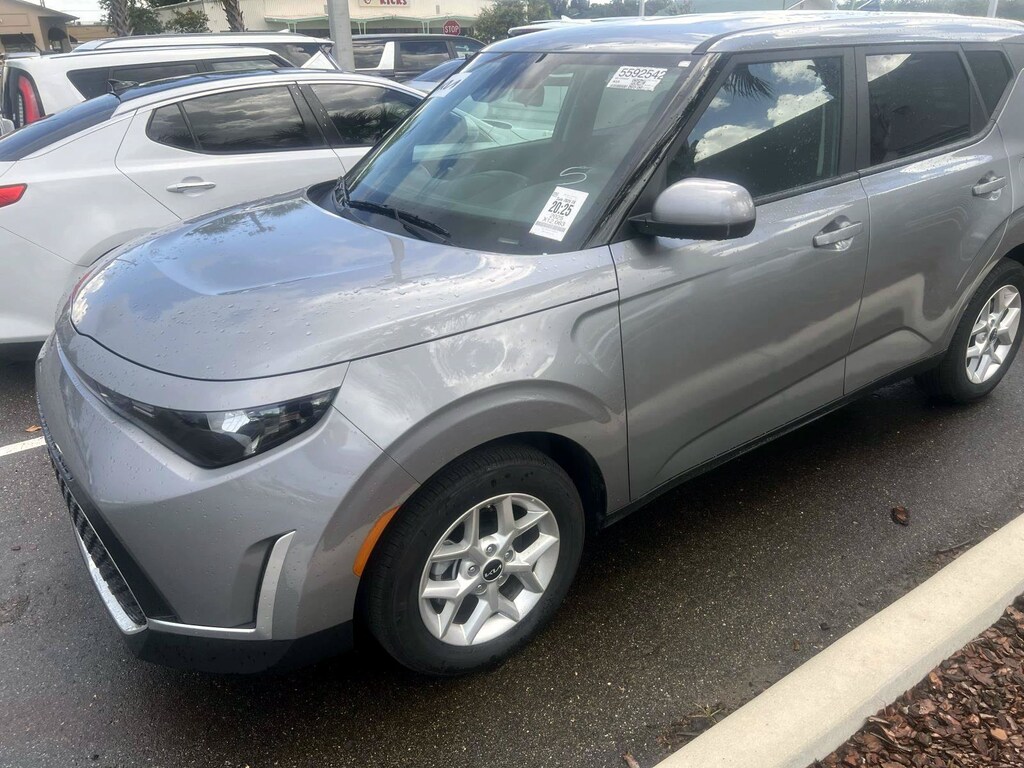 Used 2025 Kia Soul LX Hatchback