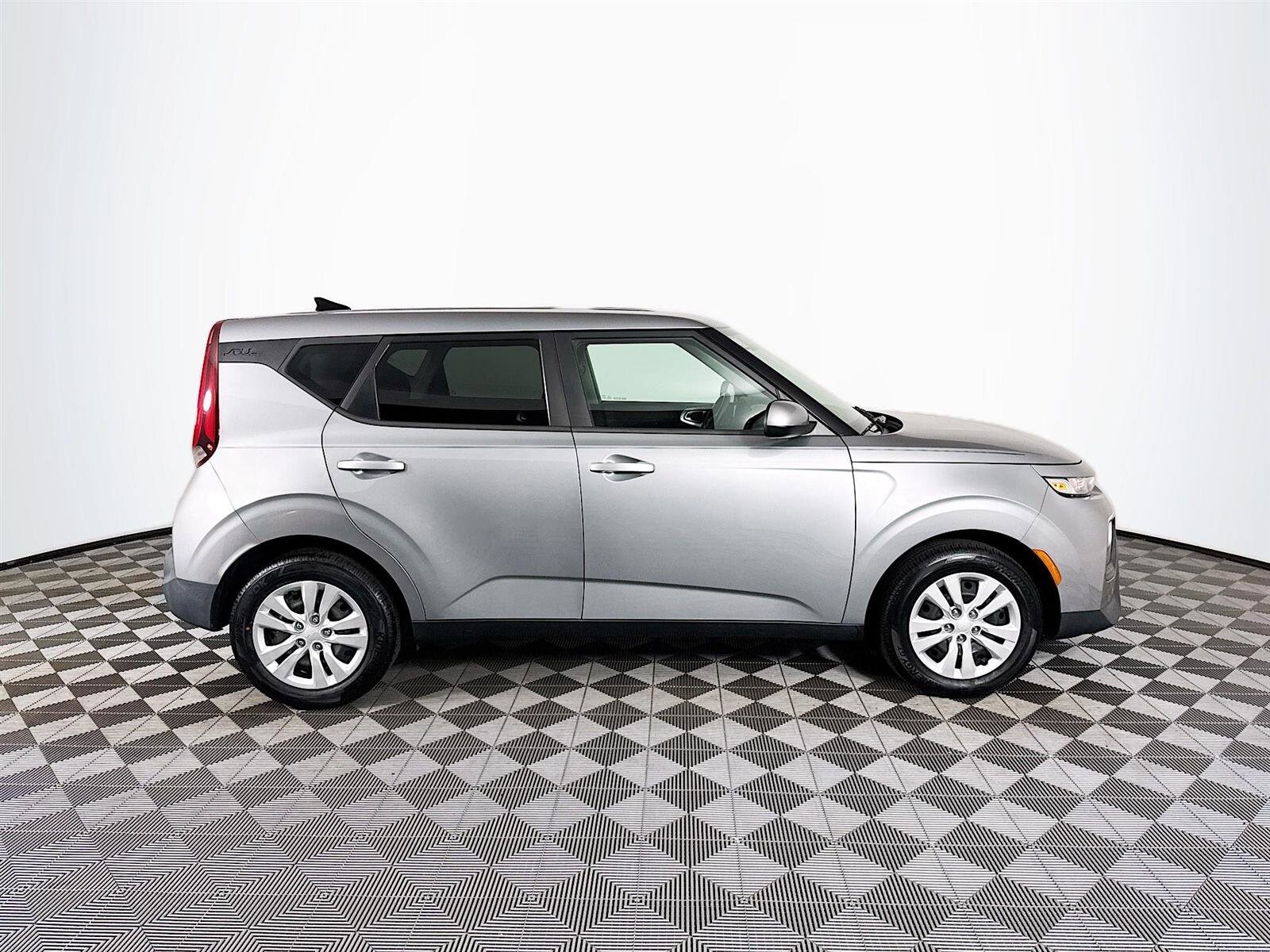 2022 Kia Soul LX photo 4