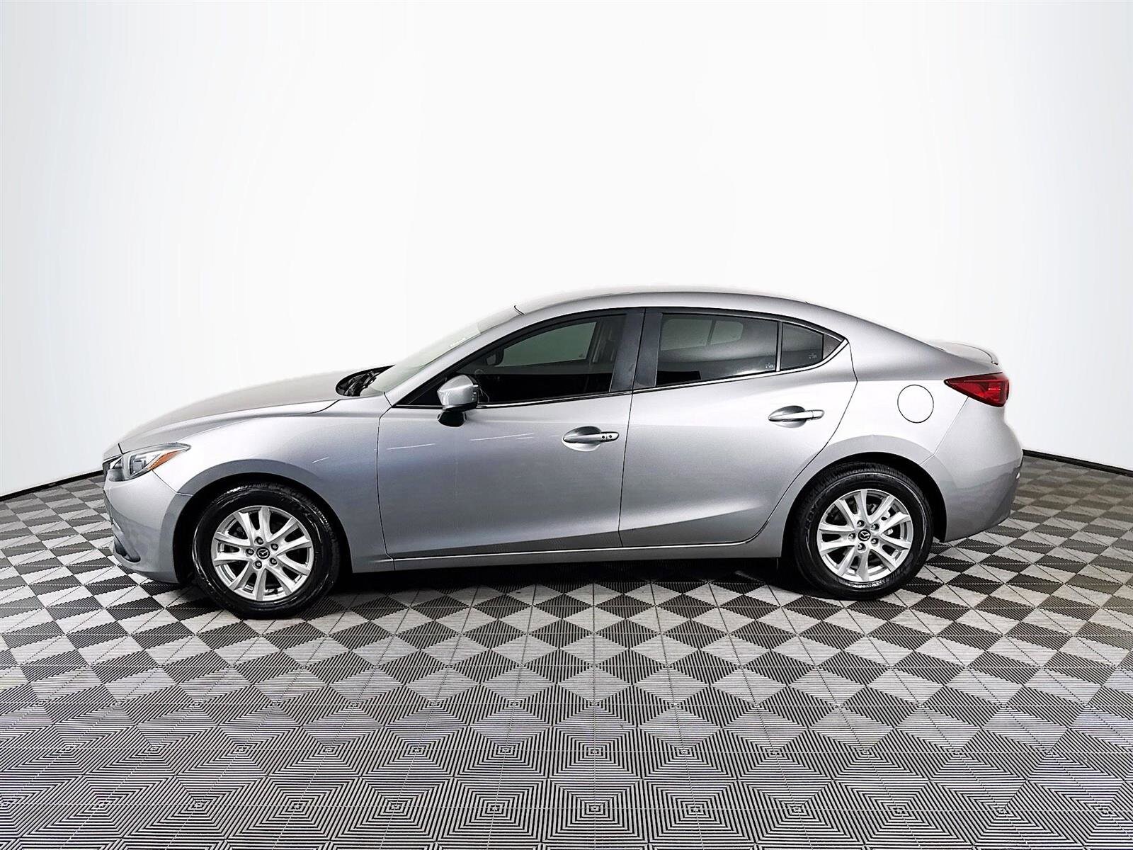 2015 Mazda Mazda3 Touring photo 4
