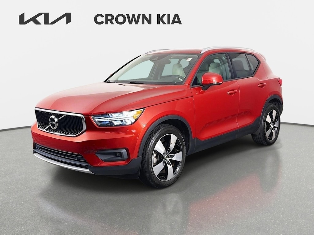 Used 2021 Volvo XC40 Momentum SUV