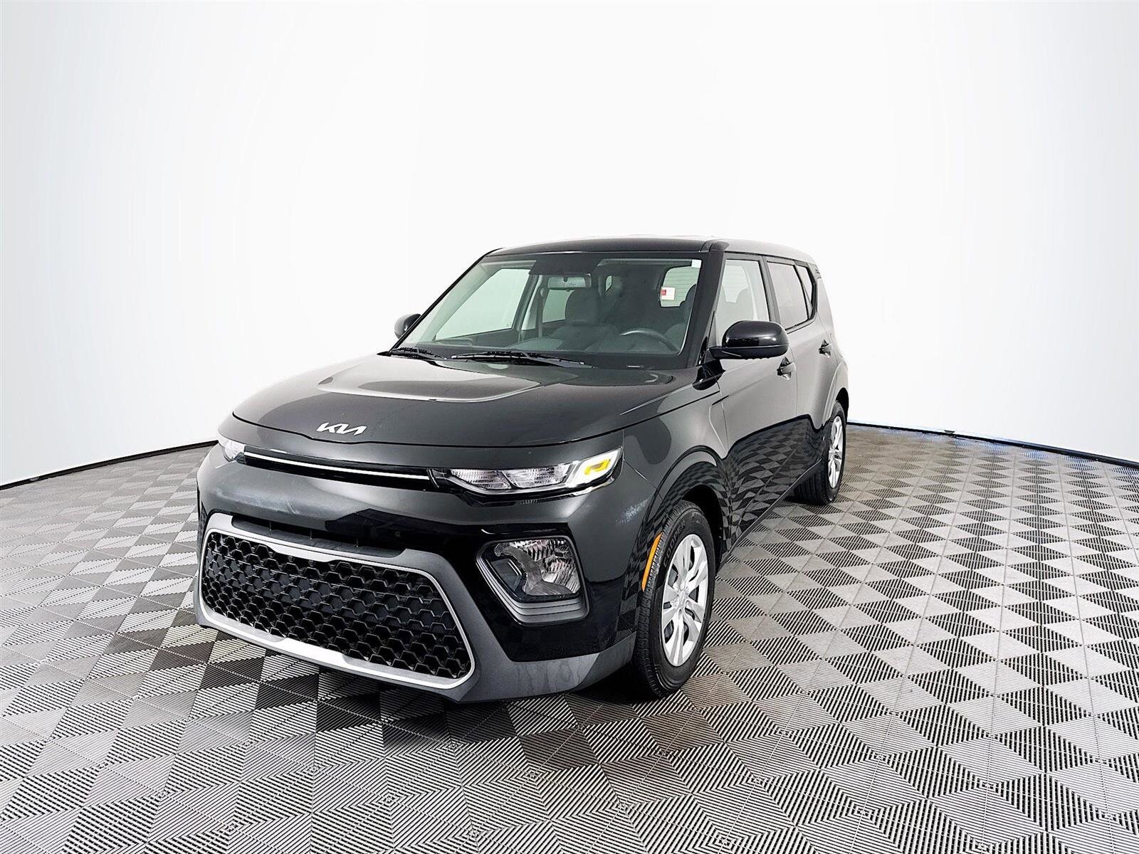 2022 Kia Soul LX photo 3