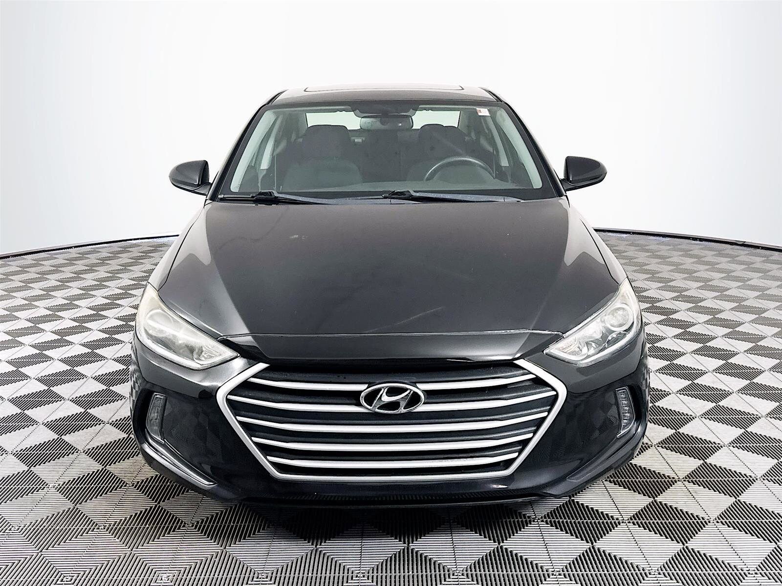 2017 Hyundai Elantra Value Edition photo 2