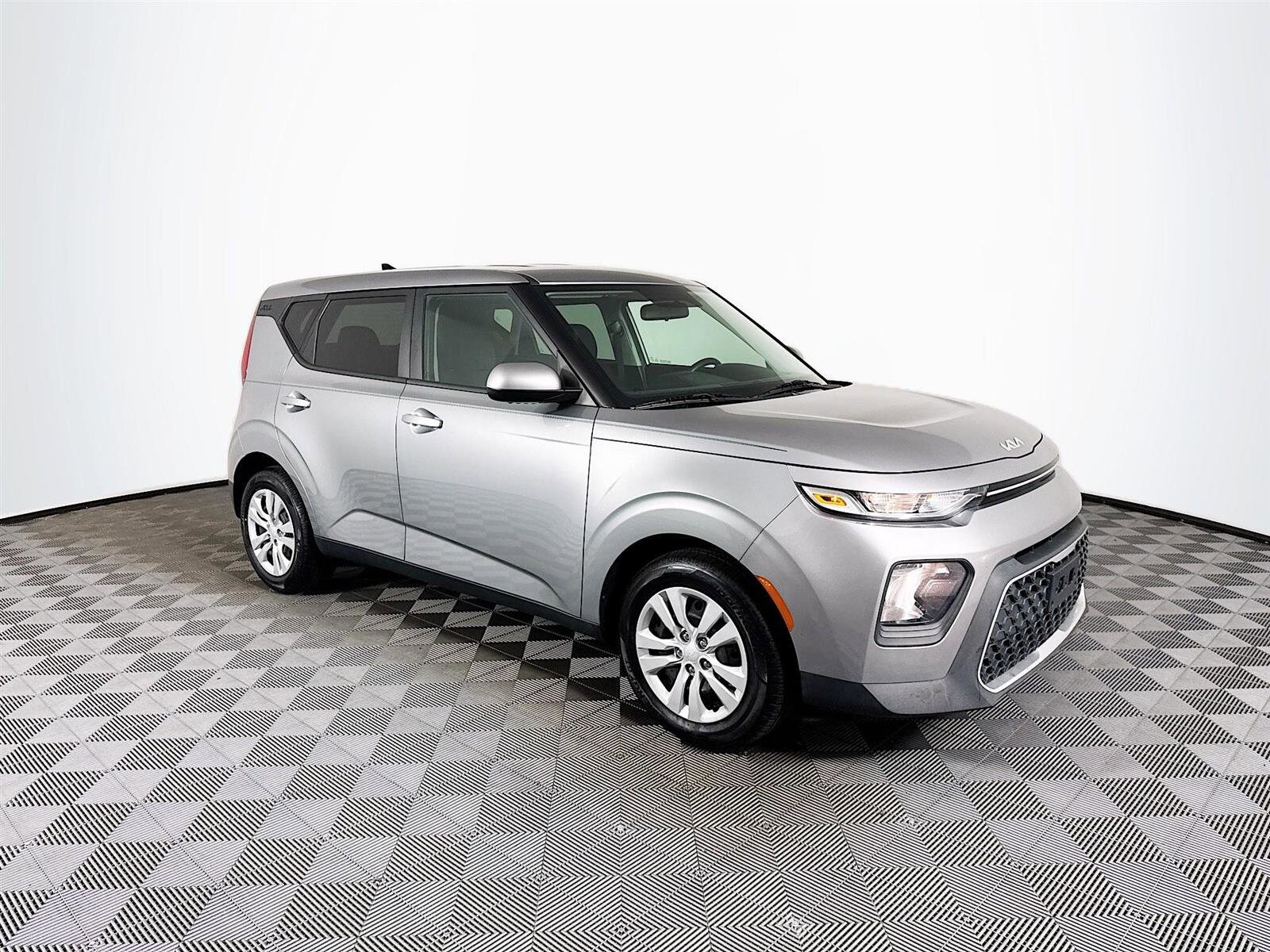 2022 Kia Soul LX photo 3
