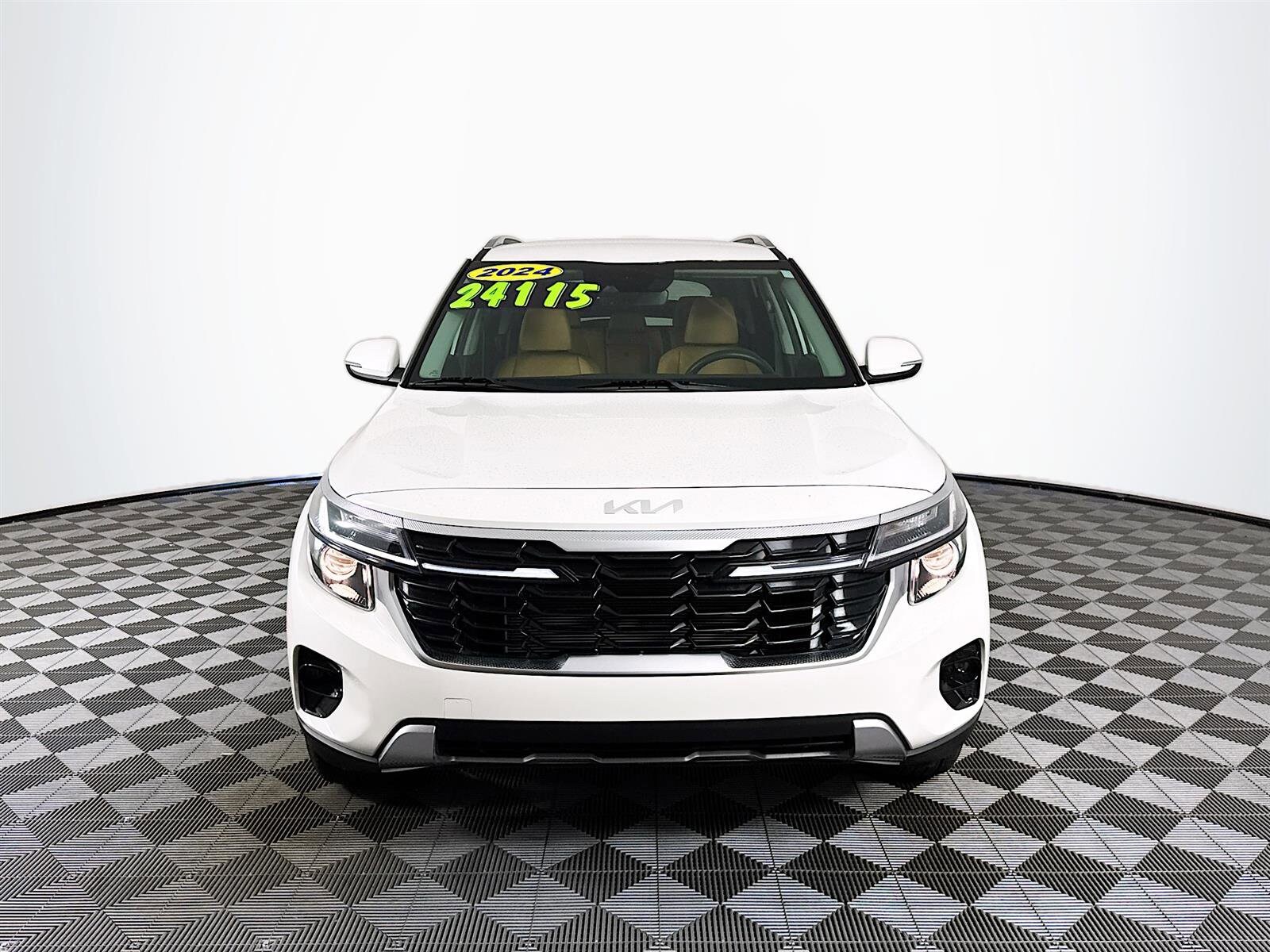 2024 Kia Seltos EX photo 2