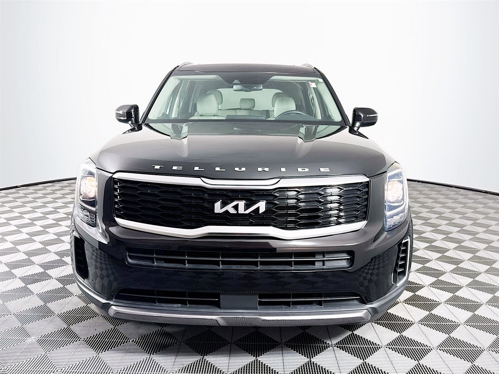 2022 Kia Telluride EX photo 2