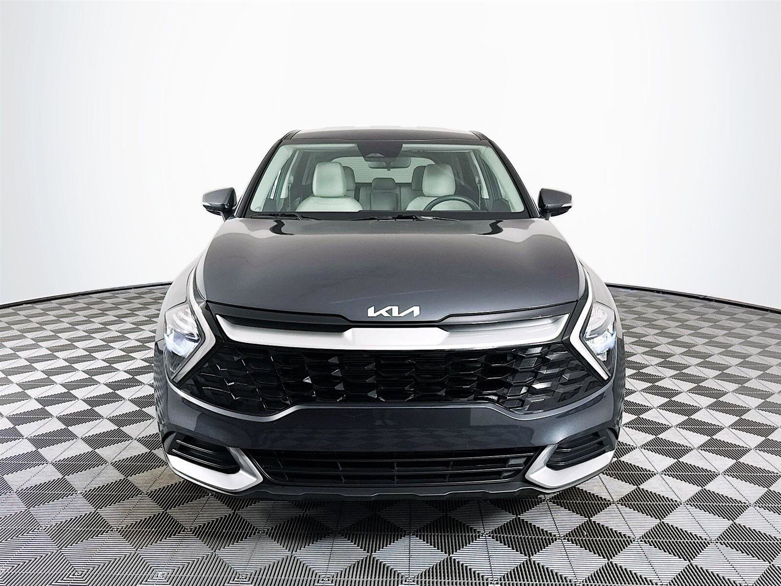 2023 Kia Sportage EX photo 2