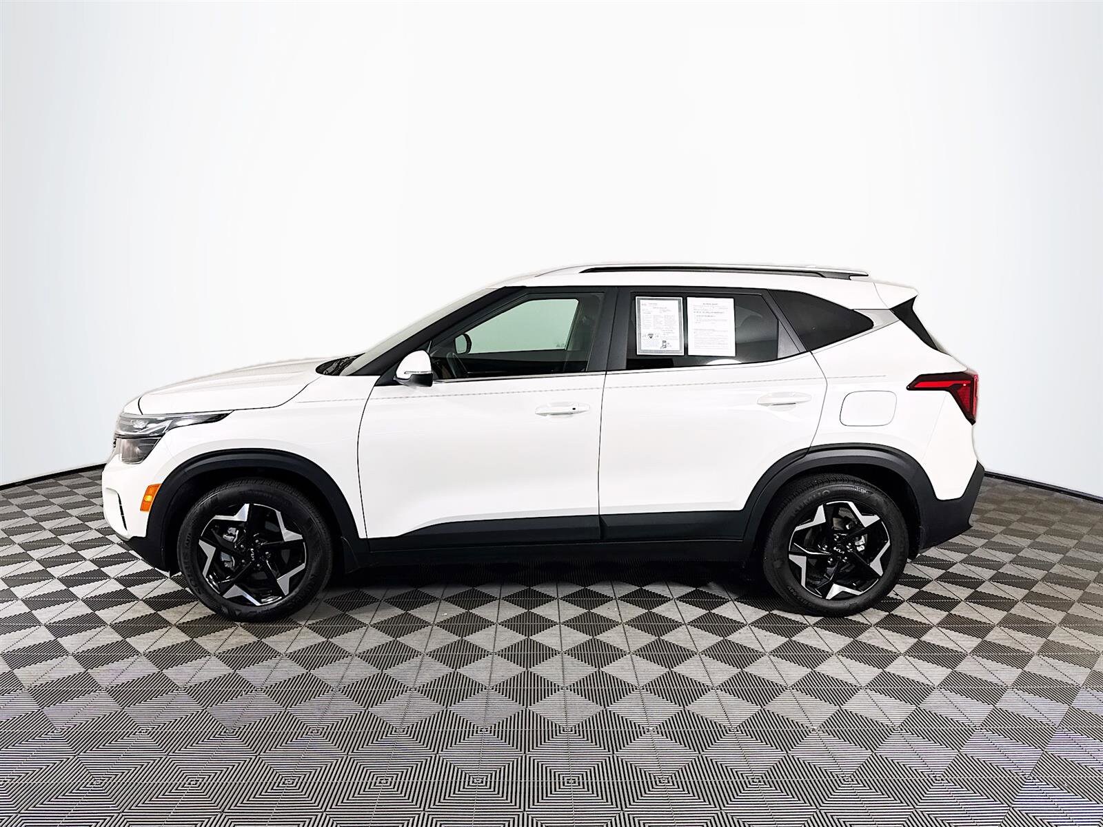 2024 Kia Seltos EX photo 4