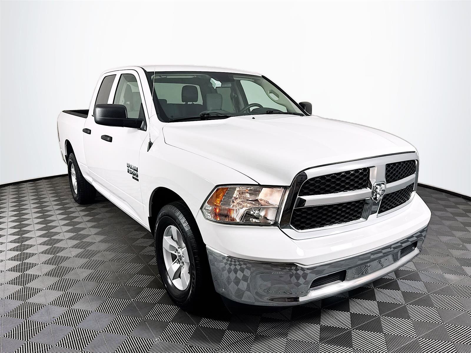 2024 Ram 1500 Classic SLT photo 3
