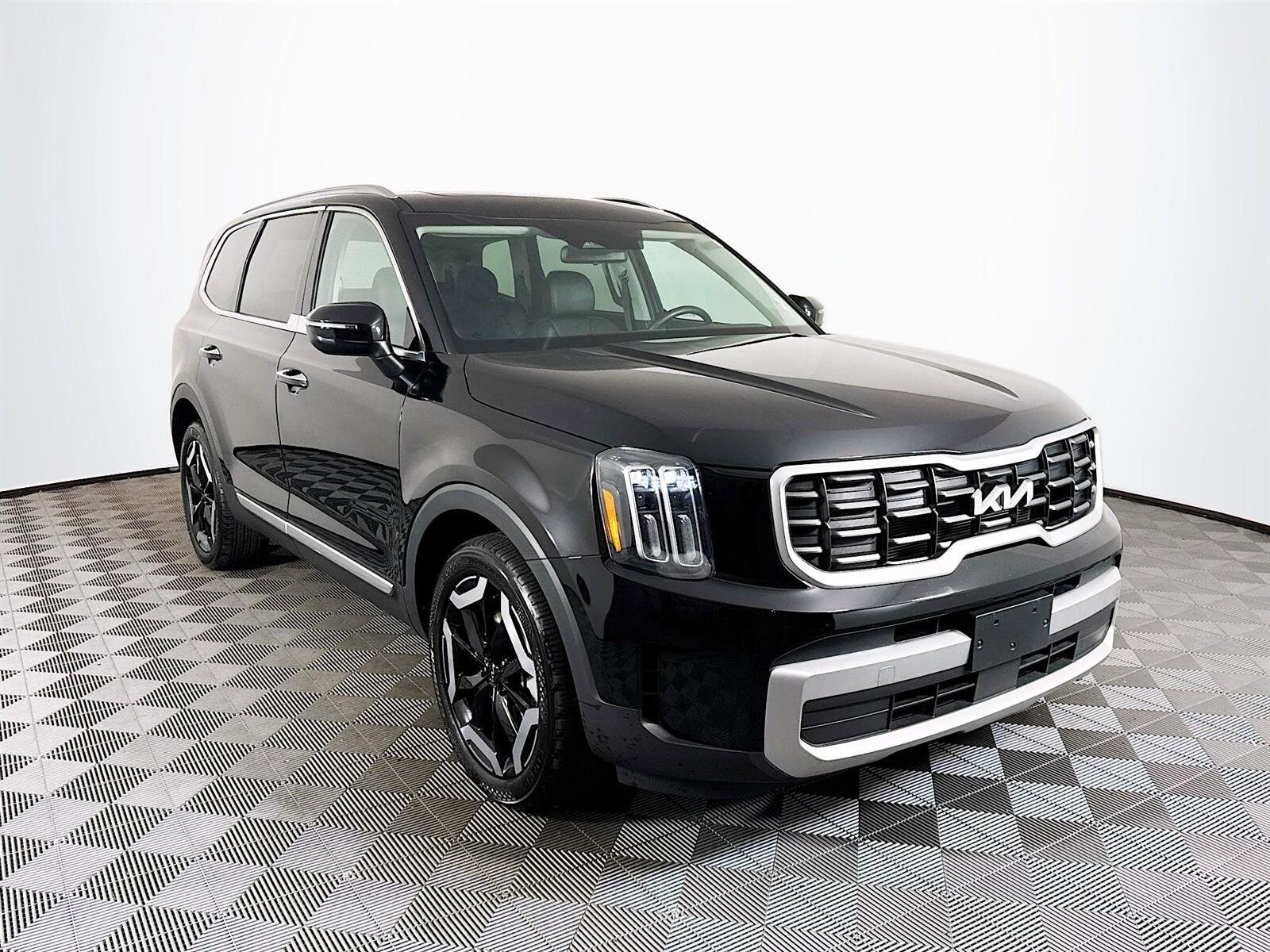 2023 Kia Telluride S photo 3