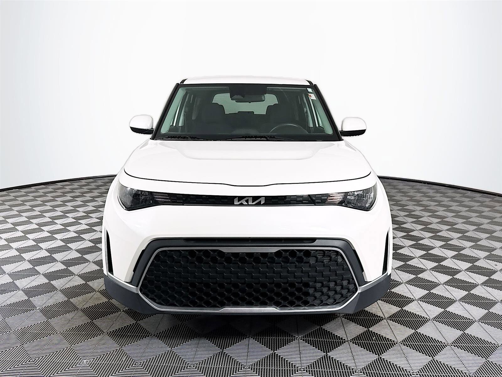2023 Kia Soul LX photo 2