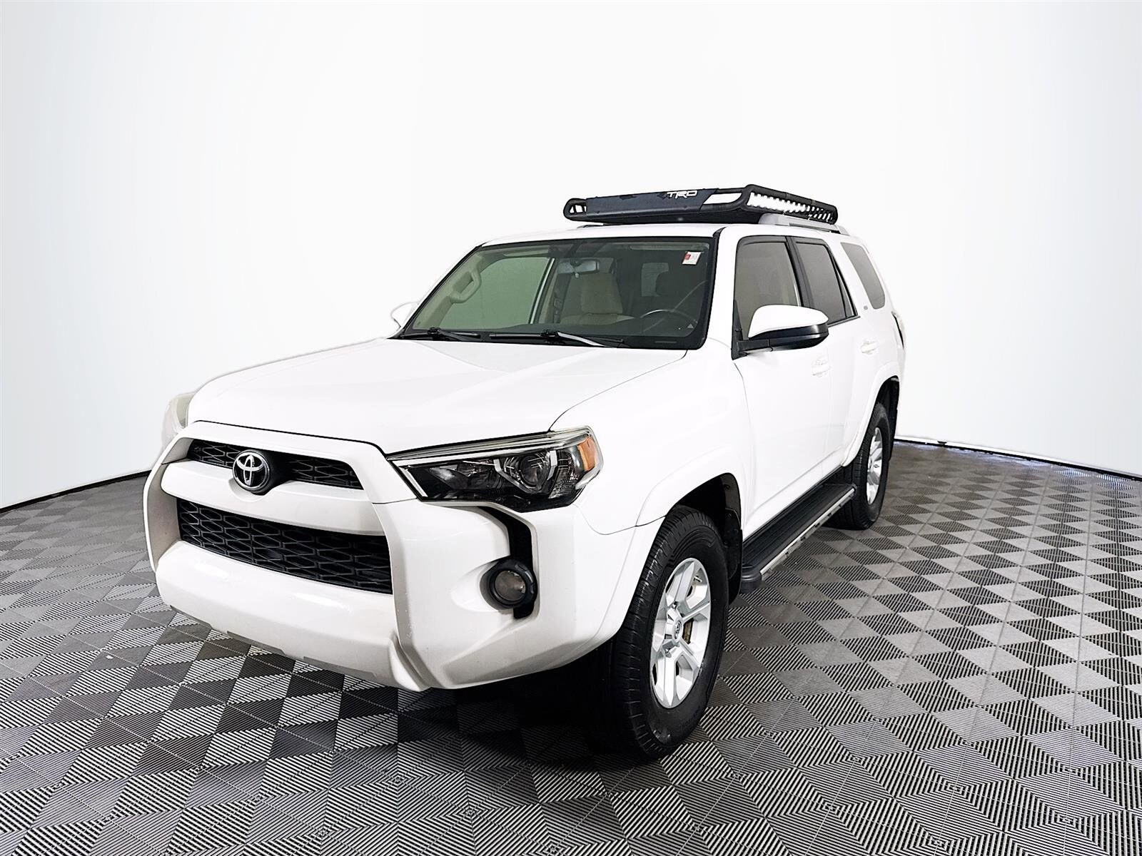 2015 Toyota 4Runner SR5 photo 2