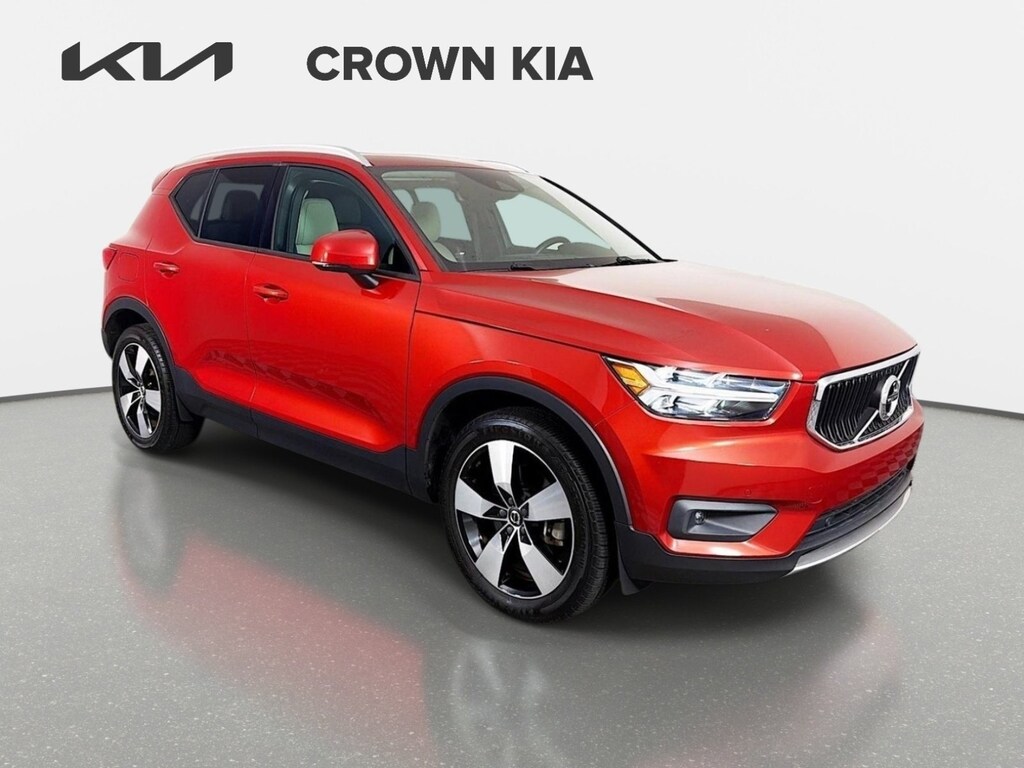 Used 2021 Volvo XC40 Momentum SUV