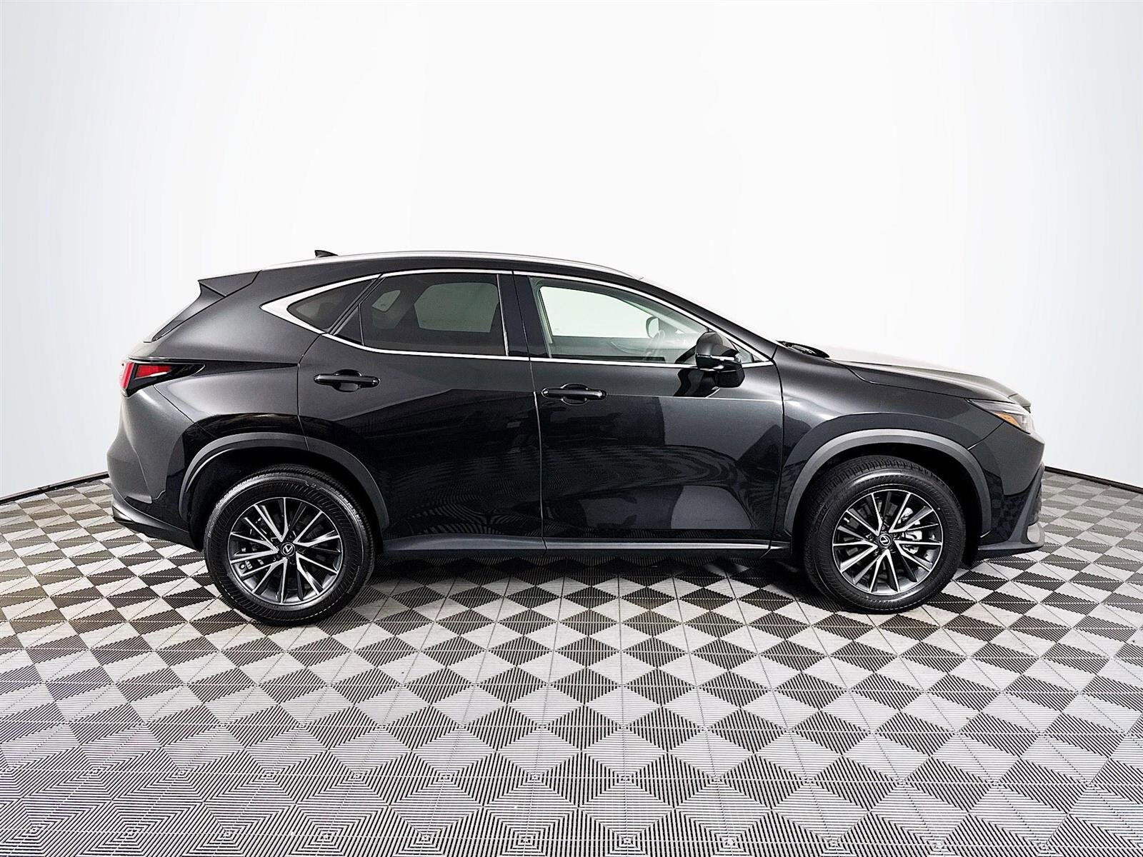 2023 Lexus NX 350 Premium photo 4