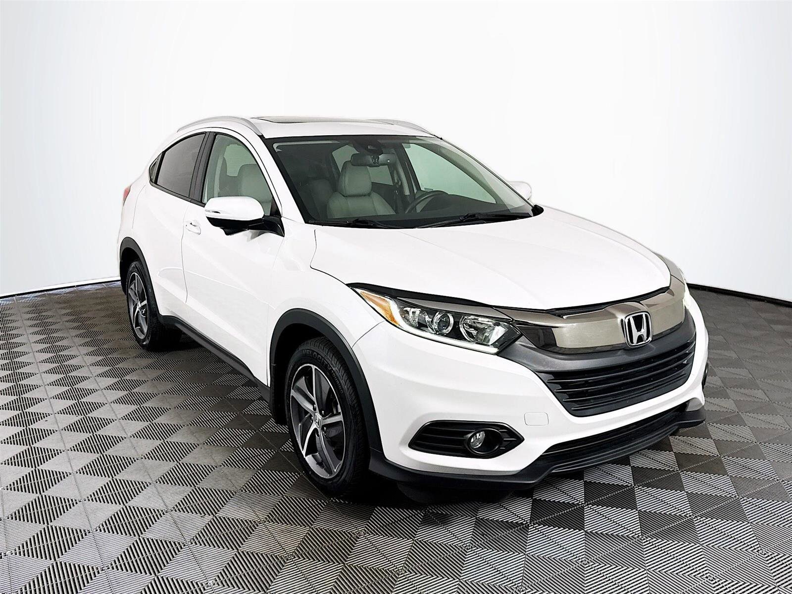 2021 Honda HR-V EX-L photo 3
