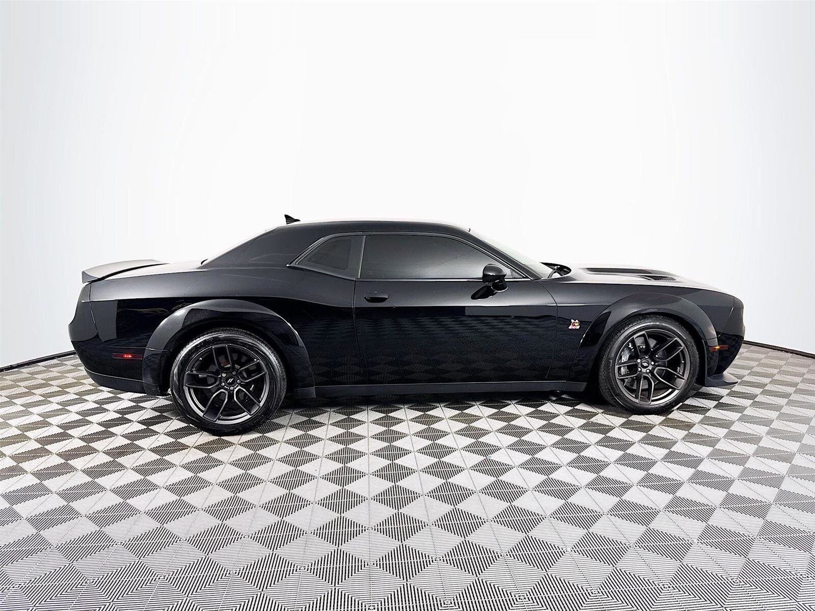 2021 Dodge Challenger R/T Scat Pack Widebody photo 4