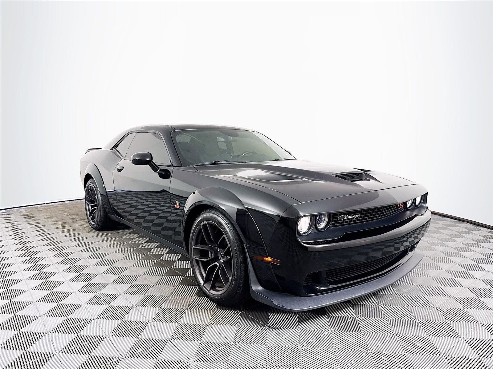 2021 Dodge Challenger R/T Scat Pack Widebody photo 3