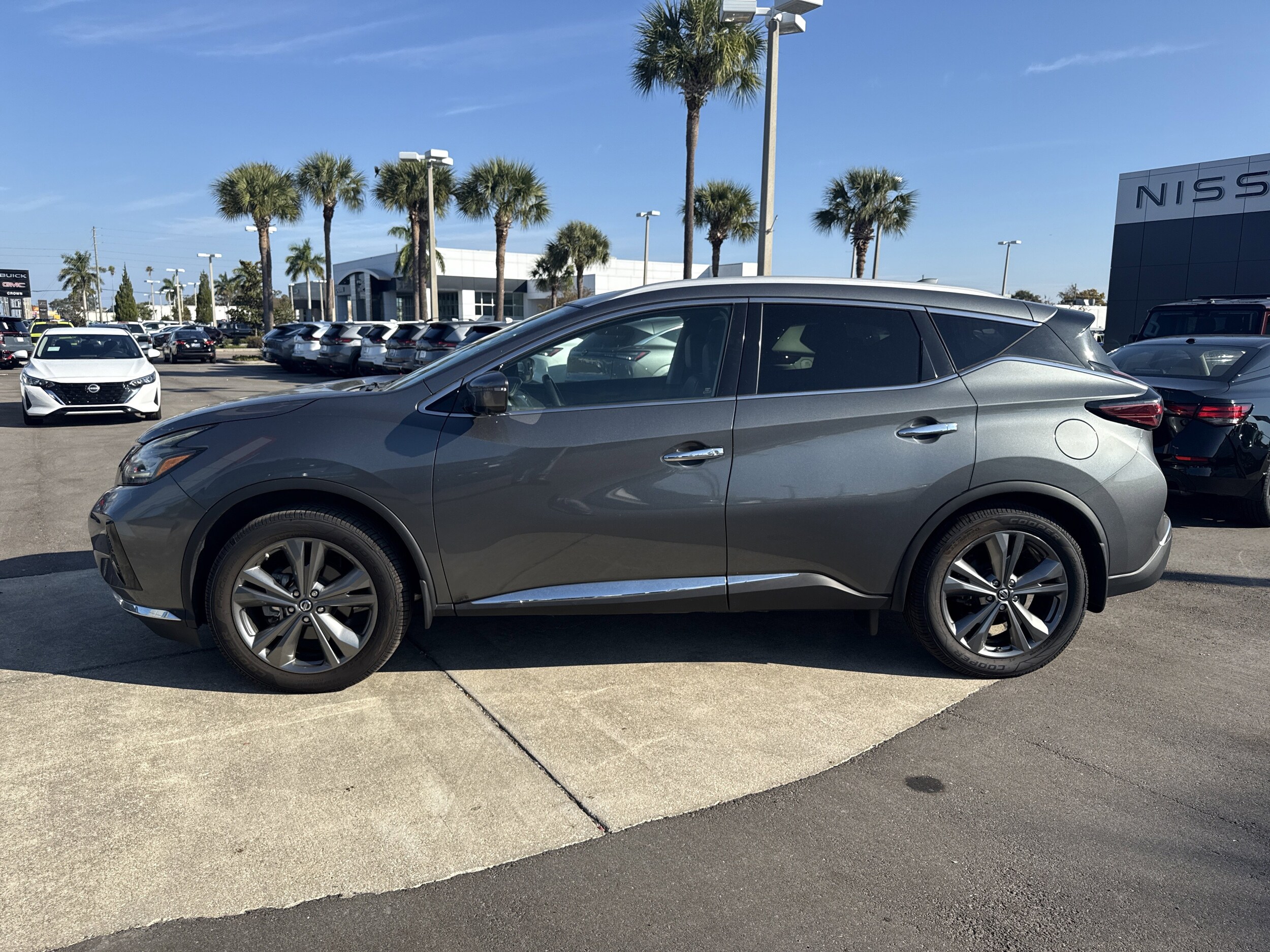 2019 Nissan Murano Platinum photo 3