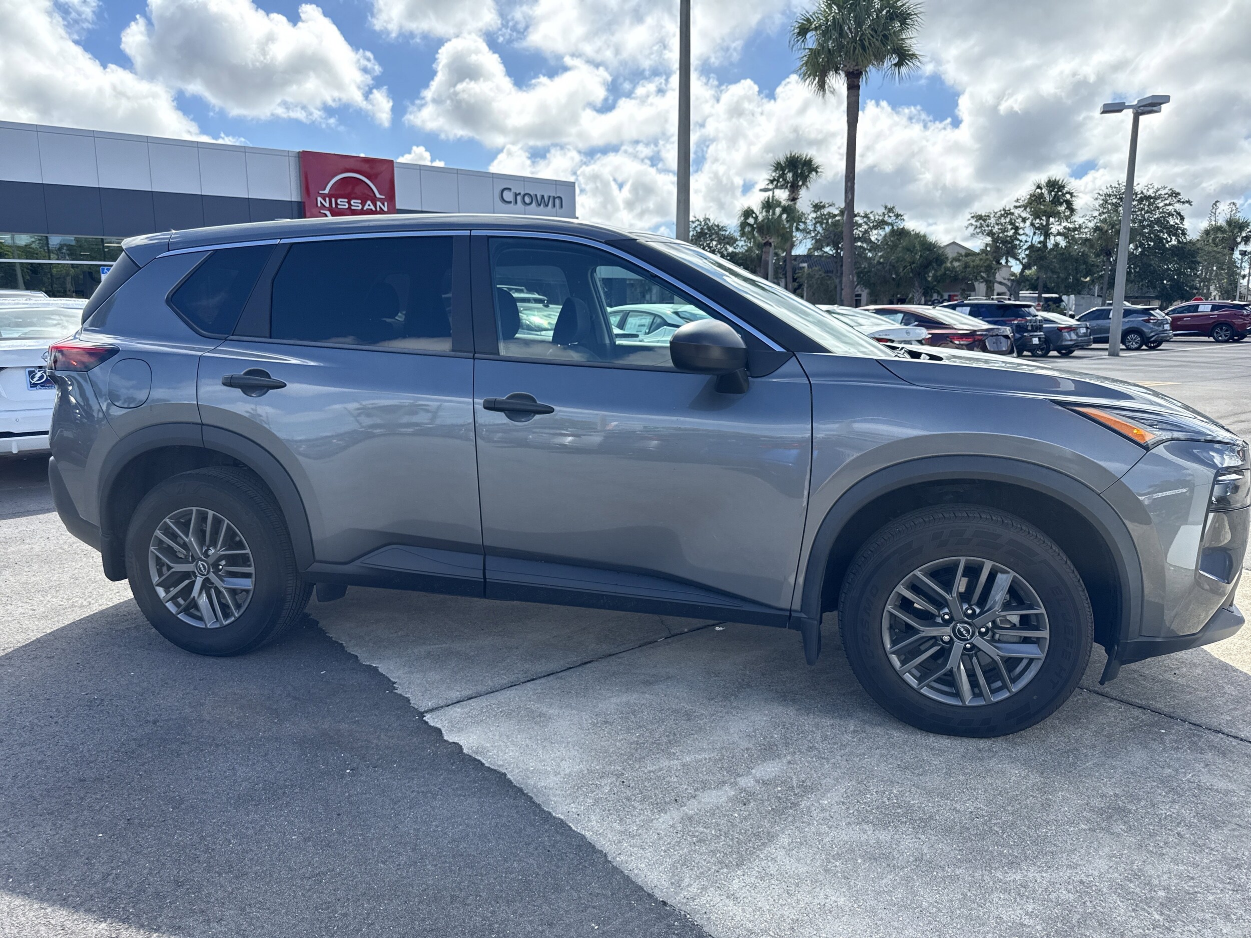 2023 Nissan Rogue S photo 2