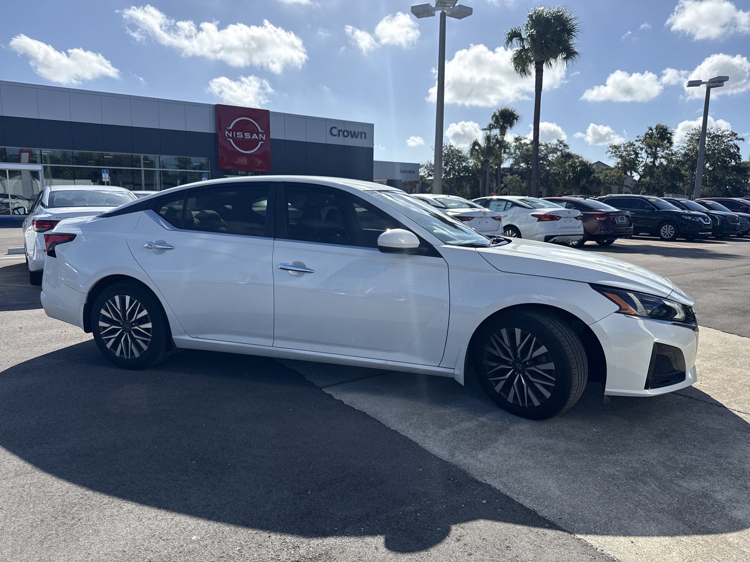 2023 Nissan Altima 2.5 SV photo 2