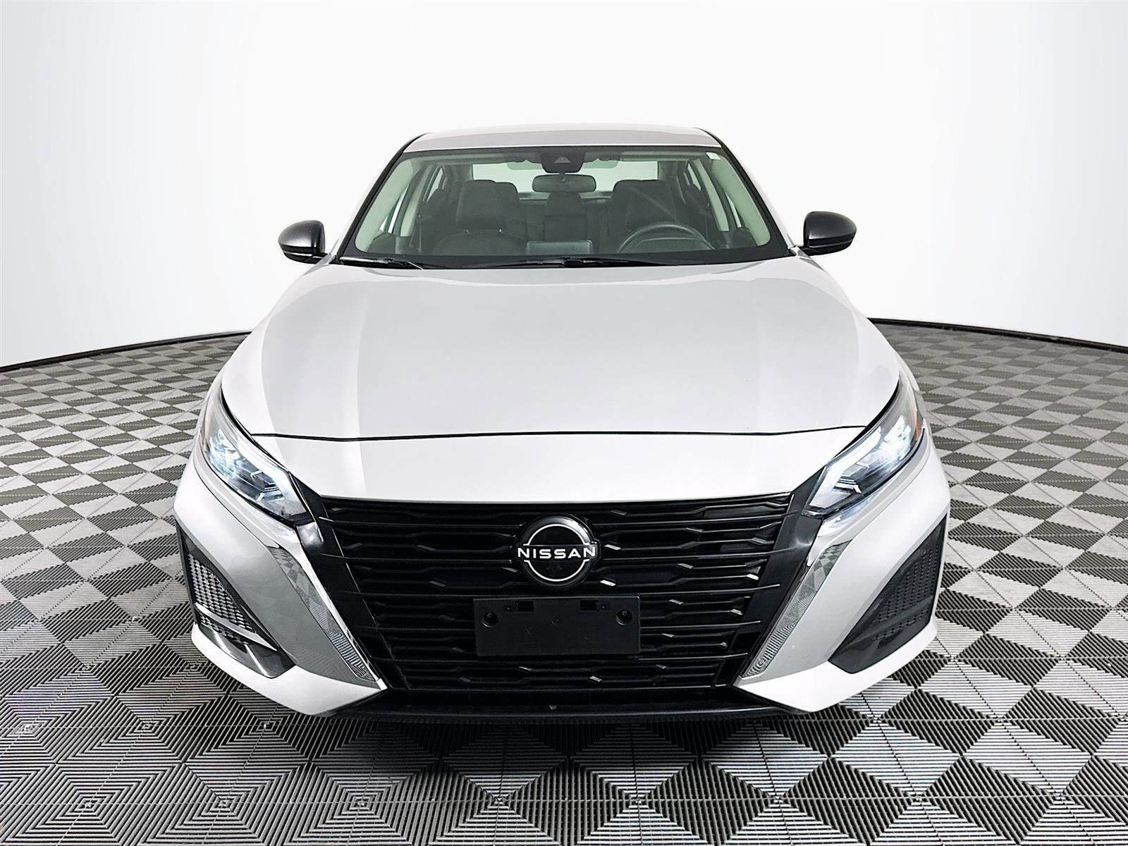 2024 Nissan Altima 2.5 SV photo 2